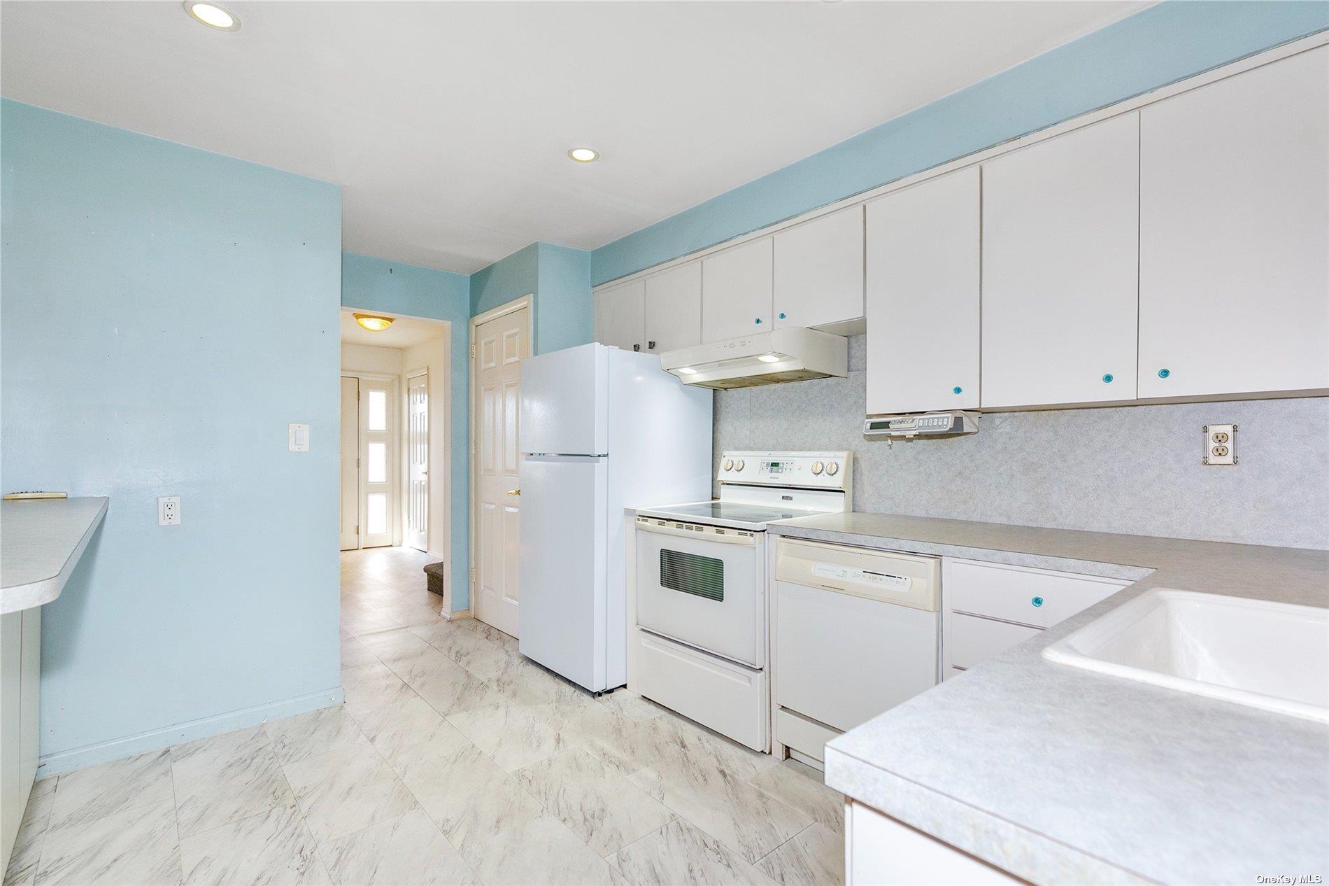 #2 photo, 561 Woodbury Road, Plainview , NY 11803