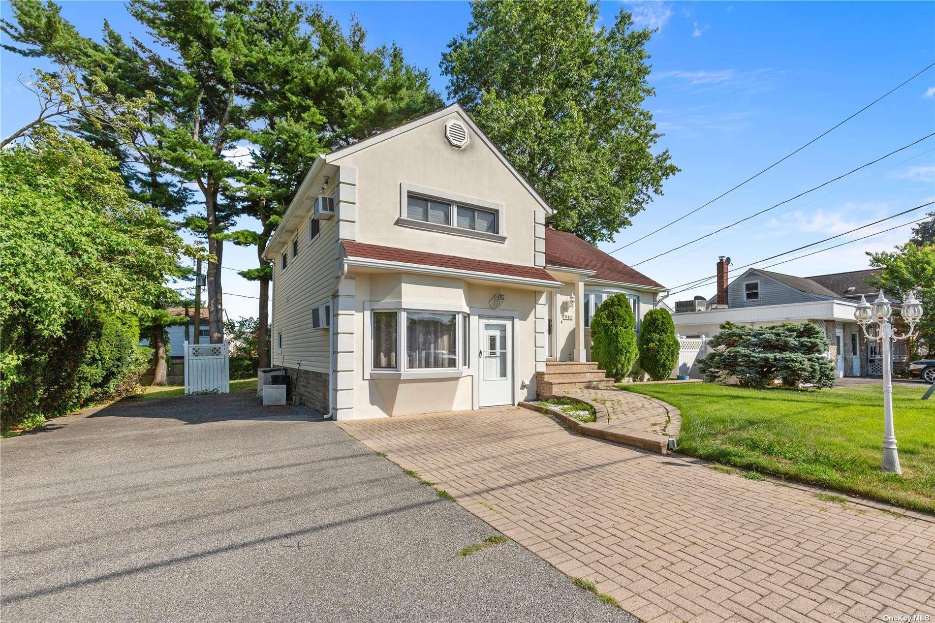 #9 photo, 561 Woodbury Road, Plainview , NY 11803