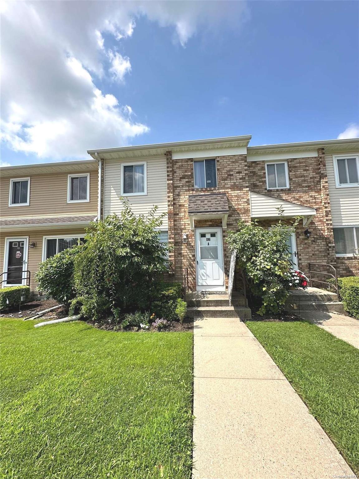 #1 photo, 62 Town House Drive, ナッソー郡 Massapequa Park , NY 11762