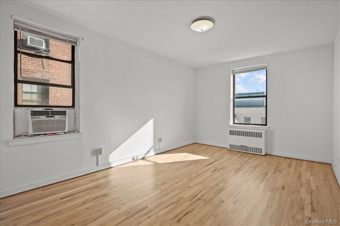 #10 photo, 2750 Olinville Avenue, ブロンクス区 Bronx , NY 10467