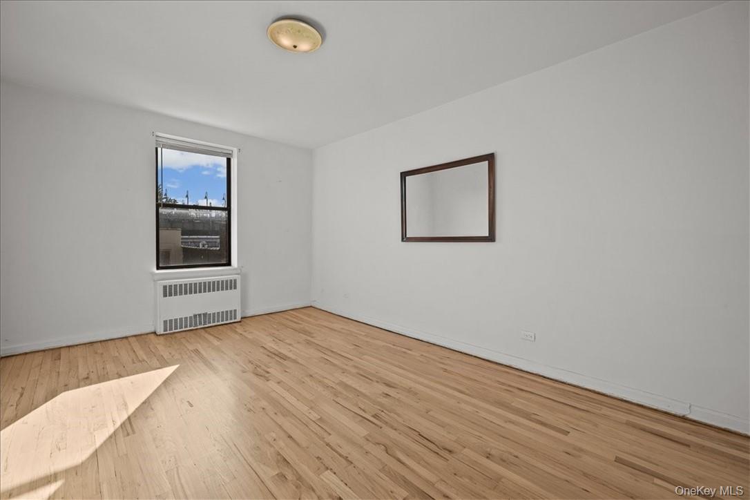 #11 photo, 2750 Olinville Avenue, ブロンクス区 Bronx , NY 10467