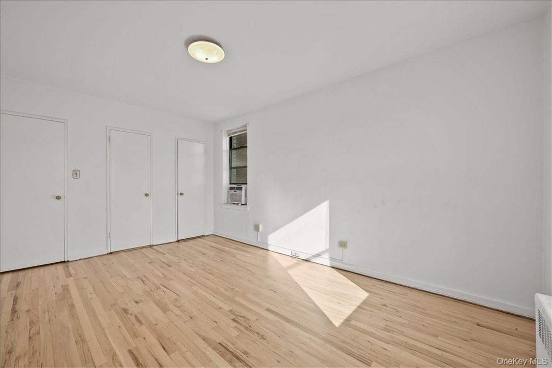 #12 photo, 2750 Olinville Avenue, ブロンクス区 Bronx , NY 10467