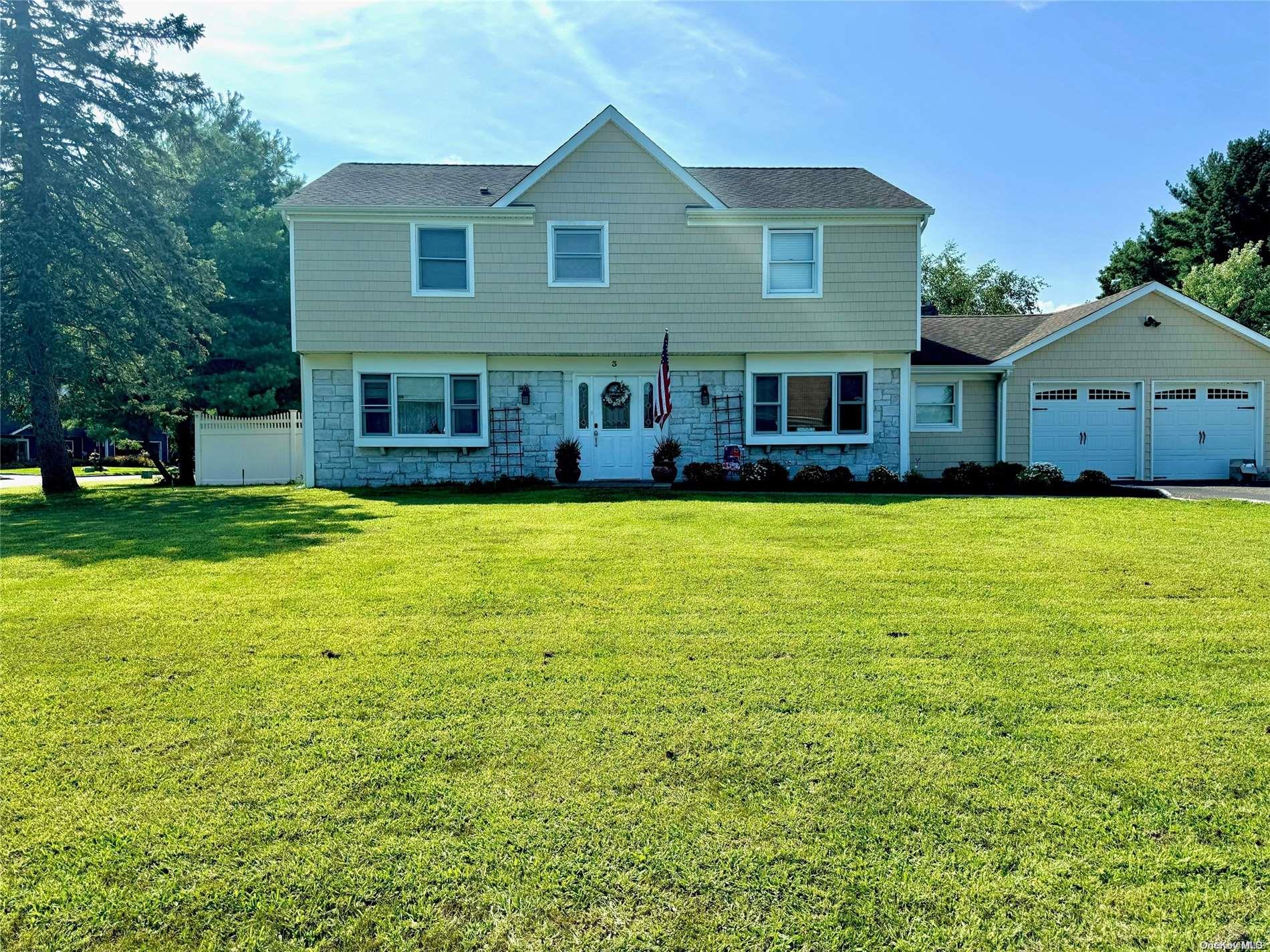 #1 photo, 3 Thornridge Lane, South Setauket , NY 11720