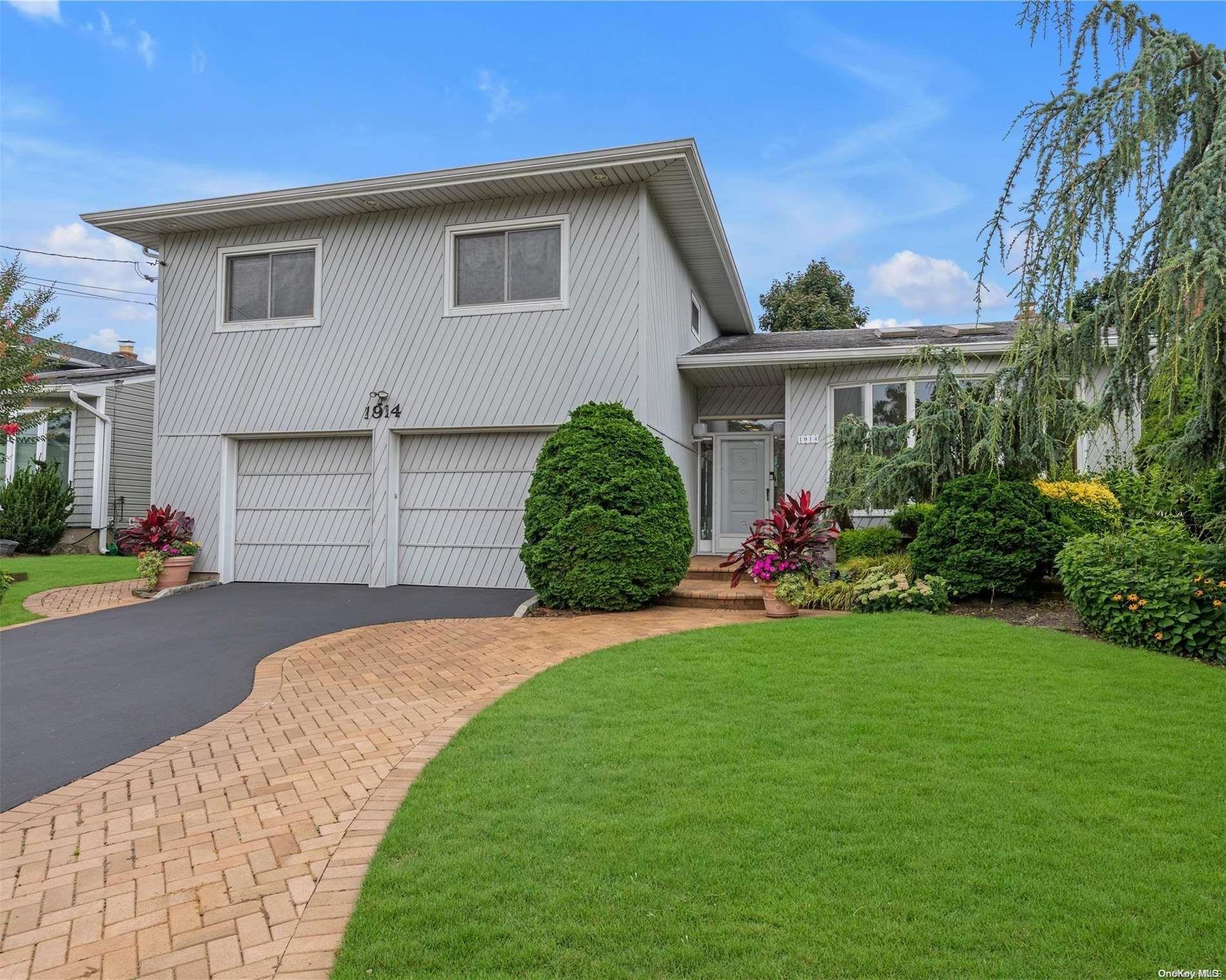 #1 photo, 1914 Leslie Lane, Merrick , NY 11566