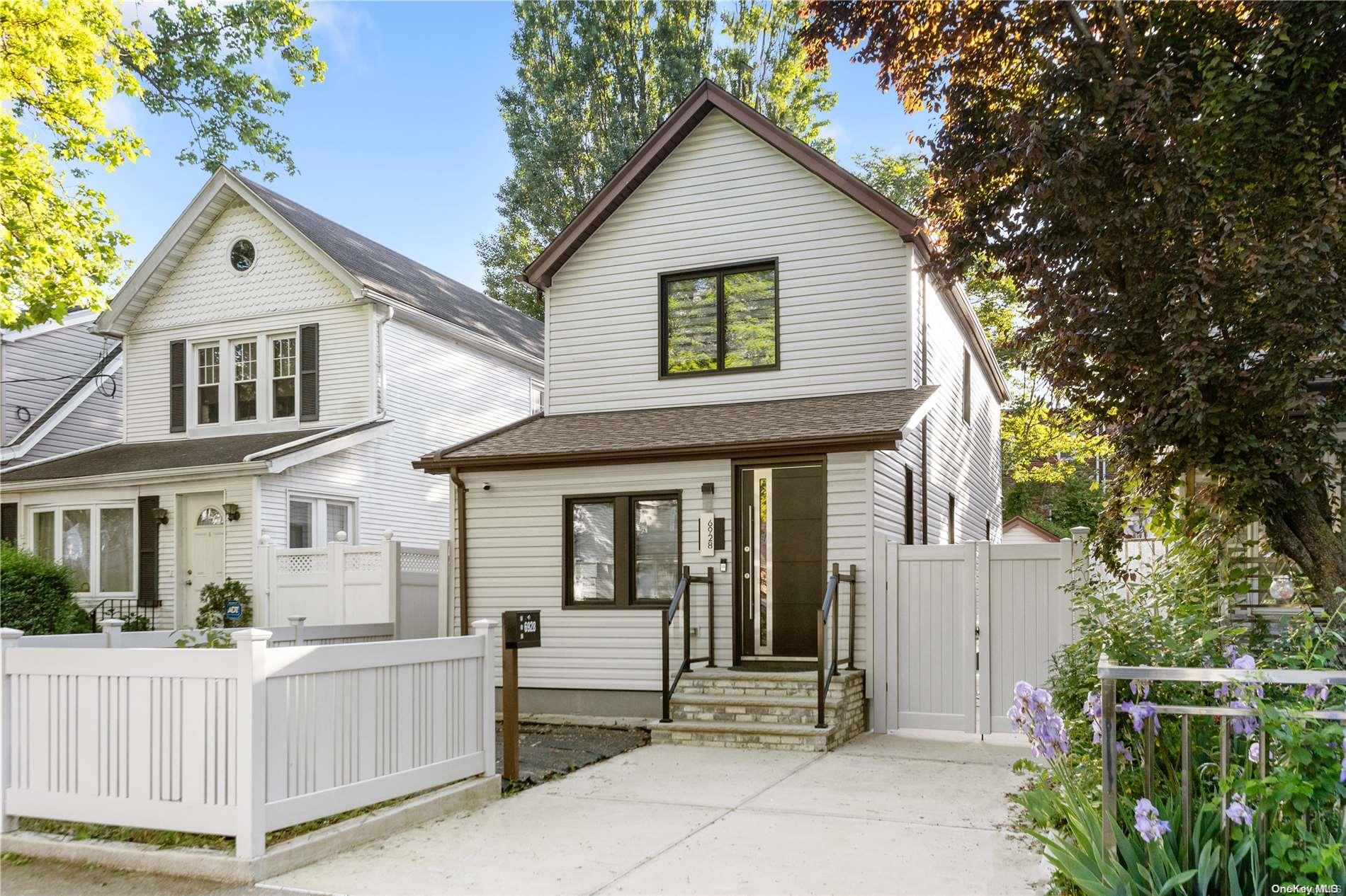 #1 photo, 69-28 Alderton Street, كوينز Rego Park , NY 11374