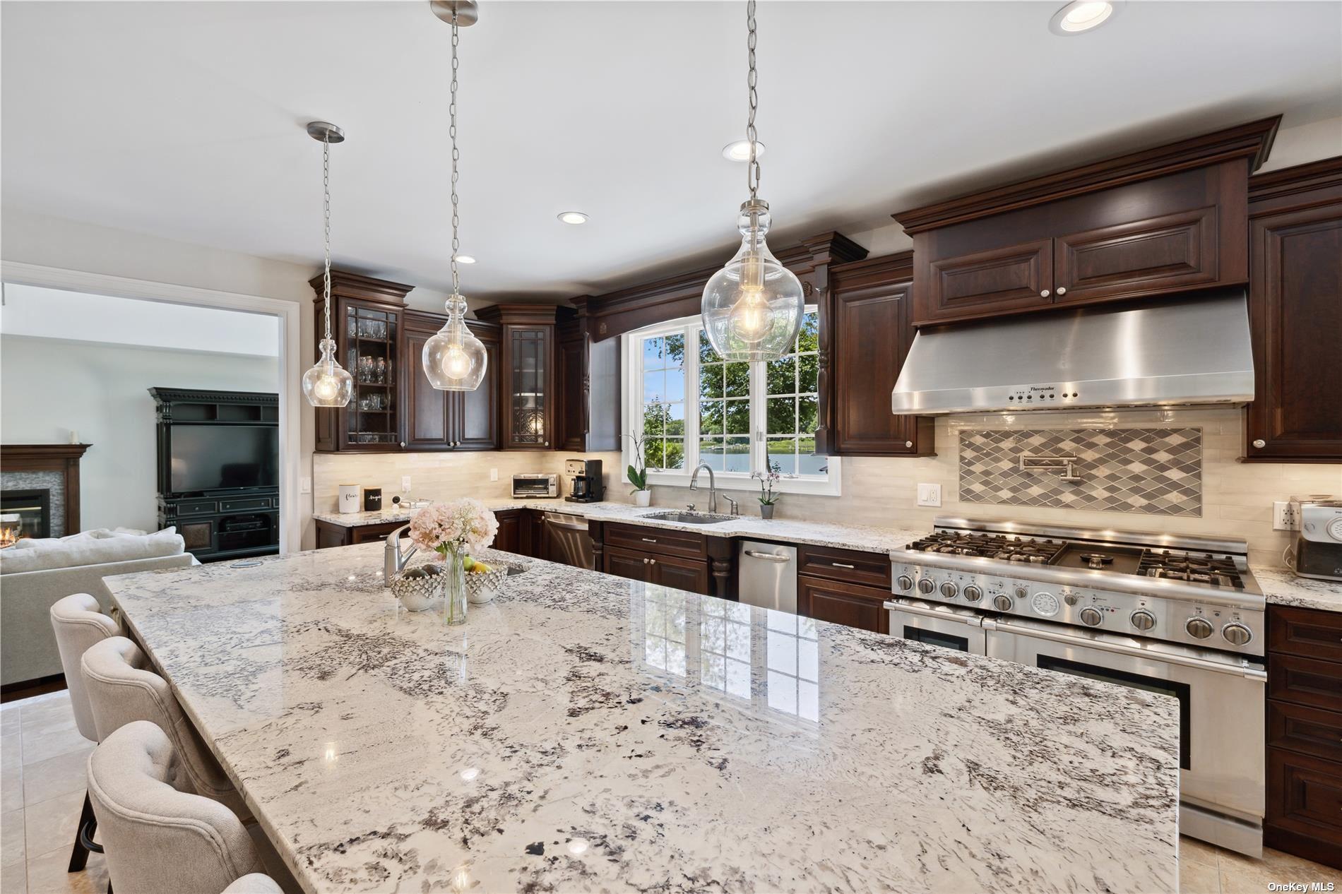 #11 photo, 18 Cedar Lane, サフォーク郡 Setauket , NY 11733