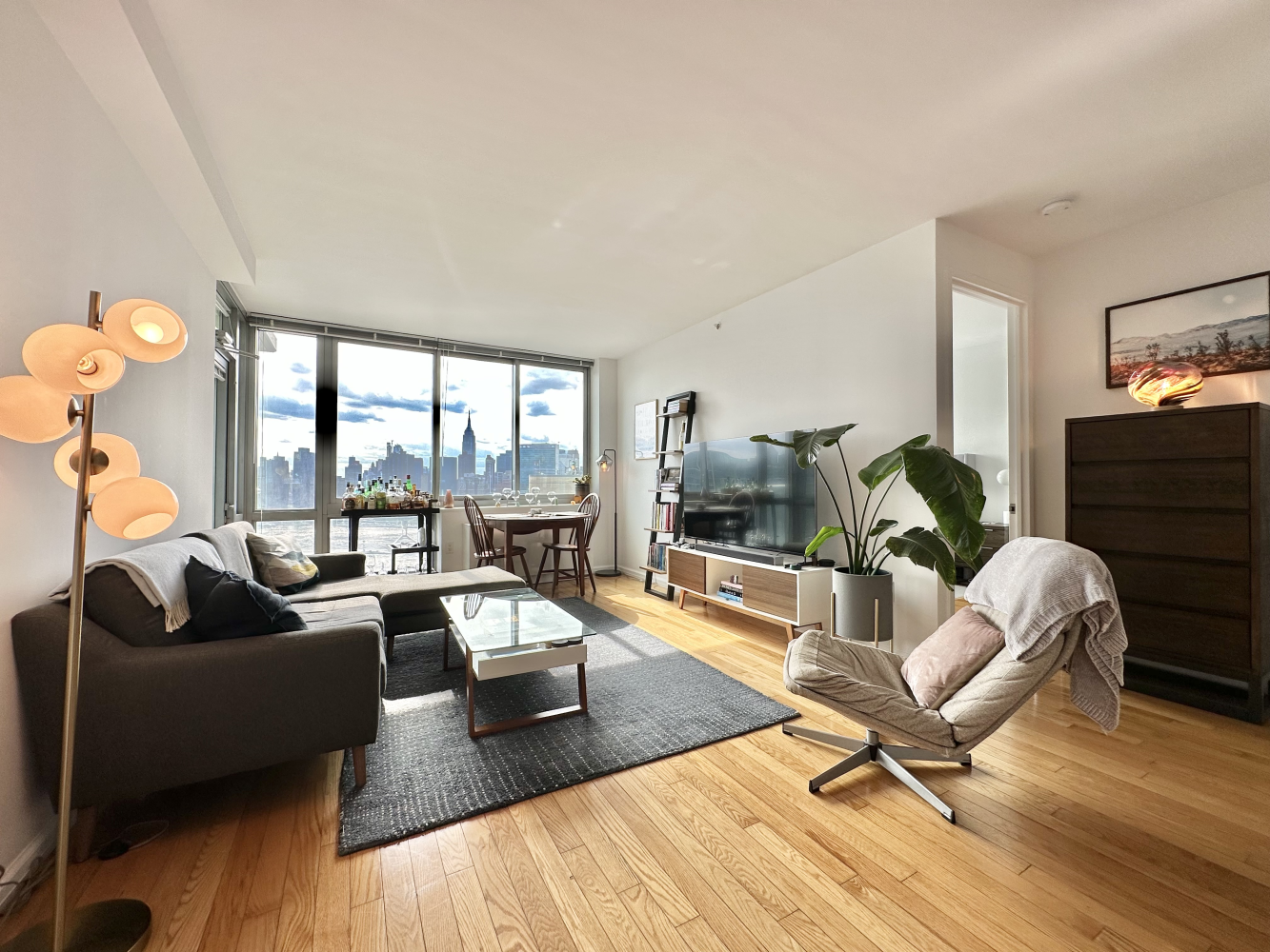 #1 photo, 4615 CENTER Boulevard, Hunters Point , NY 11109