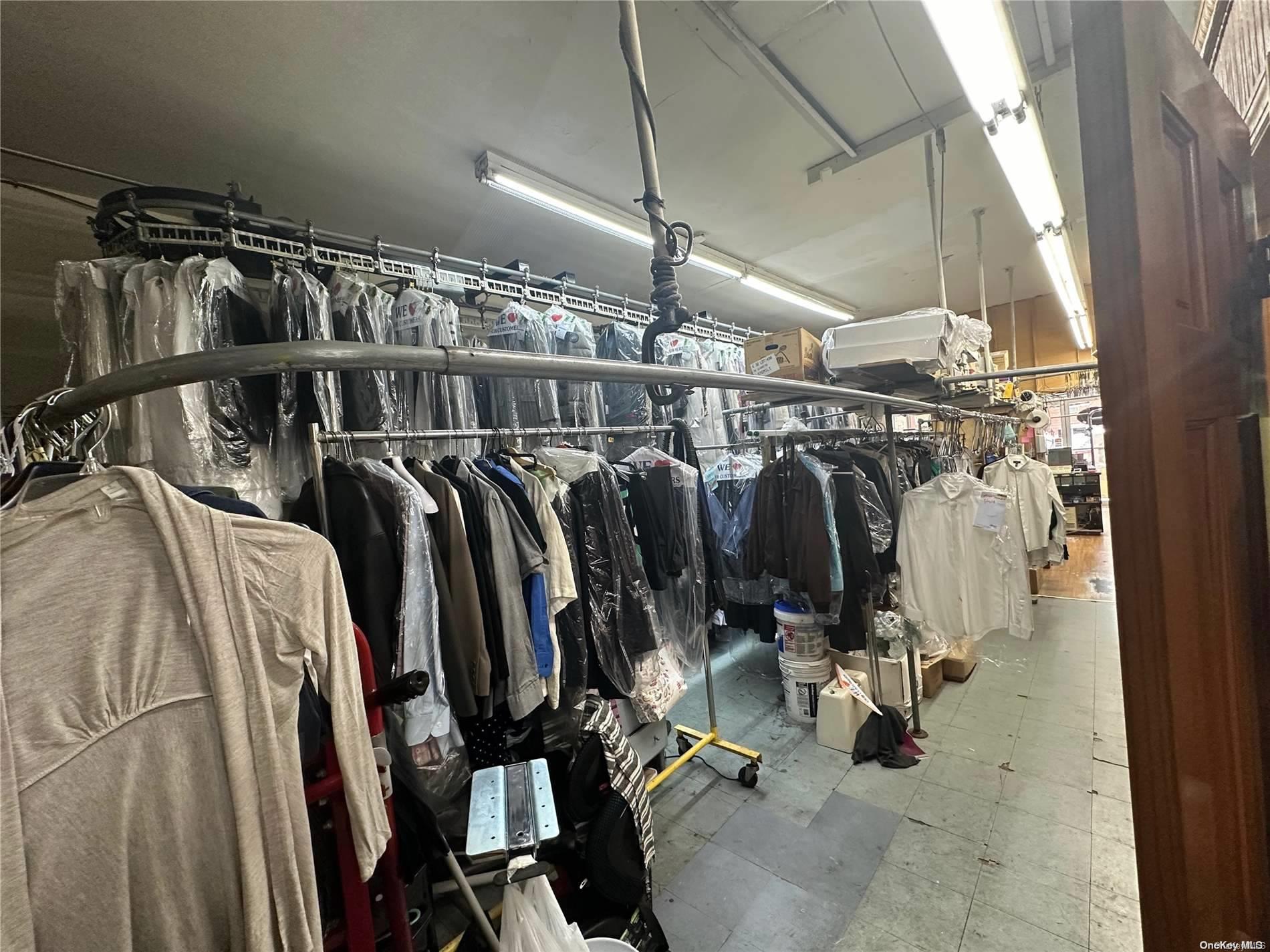 #8 photo, 147-07 Union Turnpike, クイーンズ区 Kew Garden Hills , NY 11367