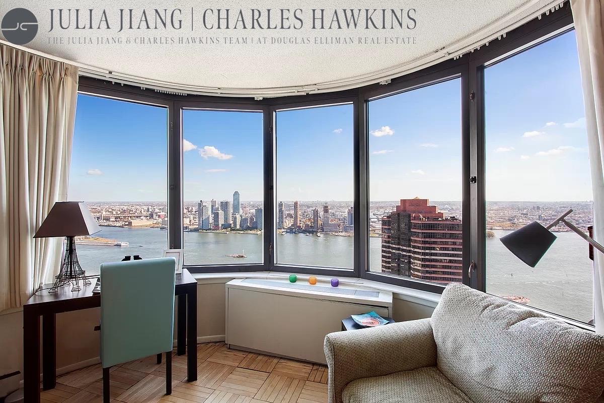 #1 photo, 330 E 38TH Street, مانهاتن Murray Hill , NY 10016