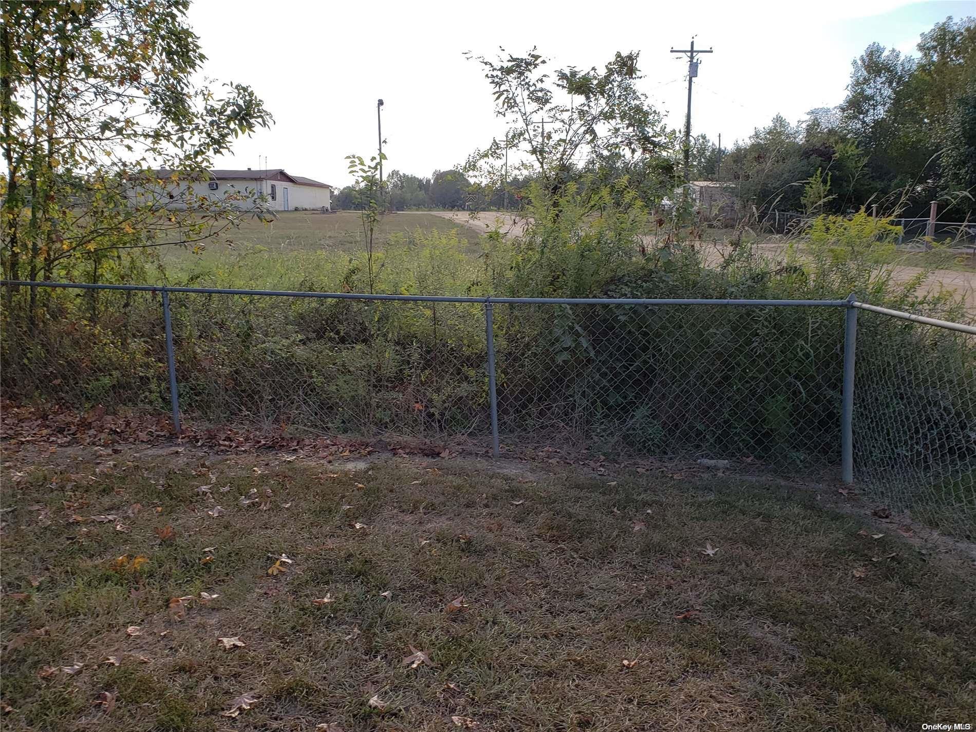 #11 photo, 957 N Broadway, ナッソー郡 Massapequa , NY 11758