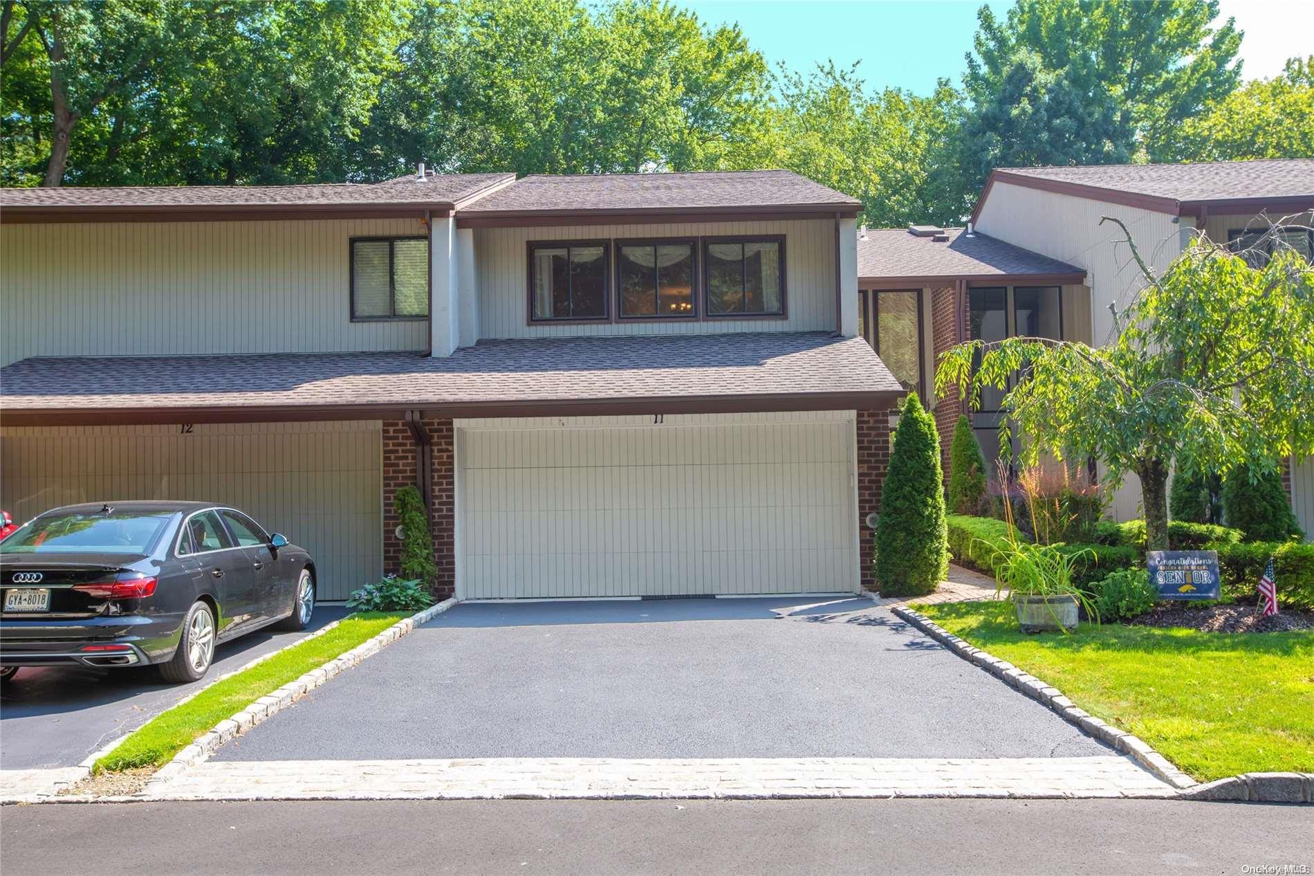 #1 photo, 11 Pond View, ناسو Jericho , NY 11753