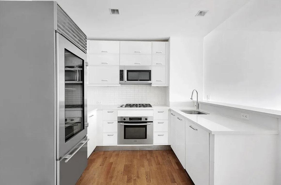 #1 photo, 635 W 42ND Street, مانهاتن Hells Kitchen , NY 10036