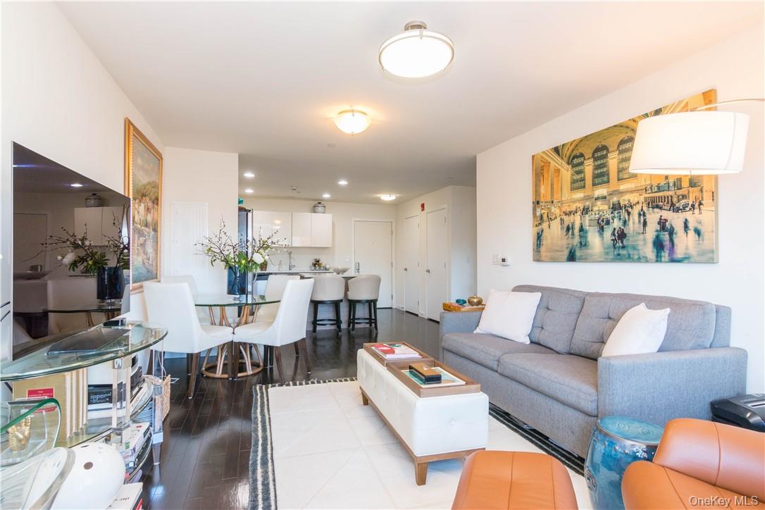 #16 photo, 10 Dekalb Avenue, White Plains , NY 10605