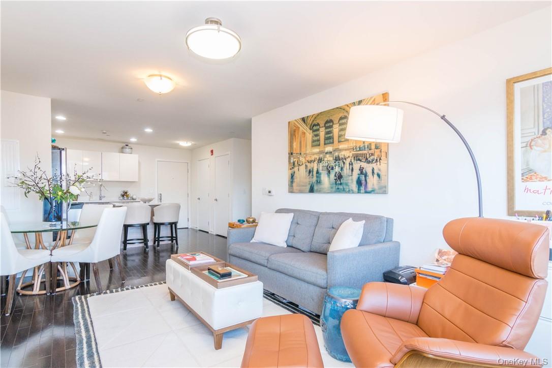 #17 photo, 10 Dekalb Avenue, White Plains , NY 10605