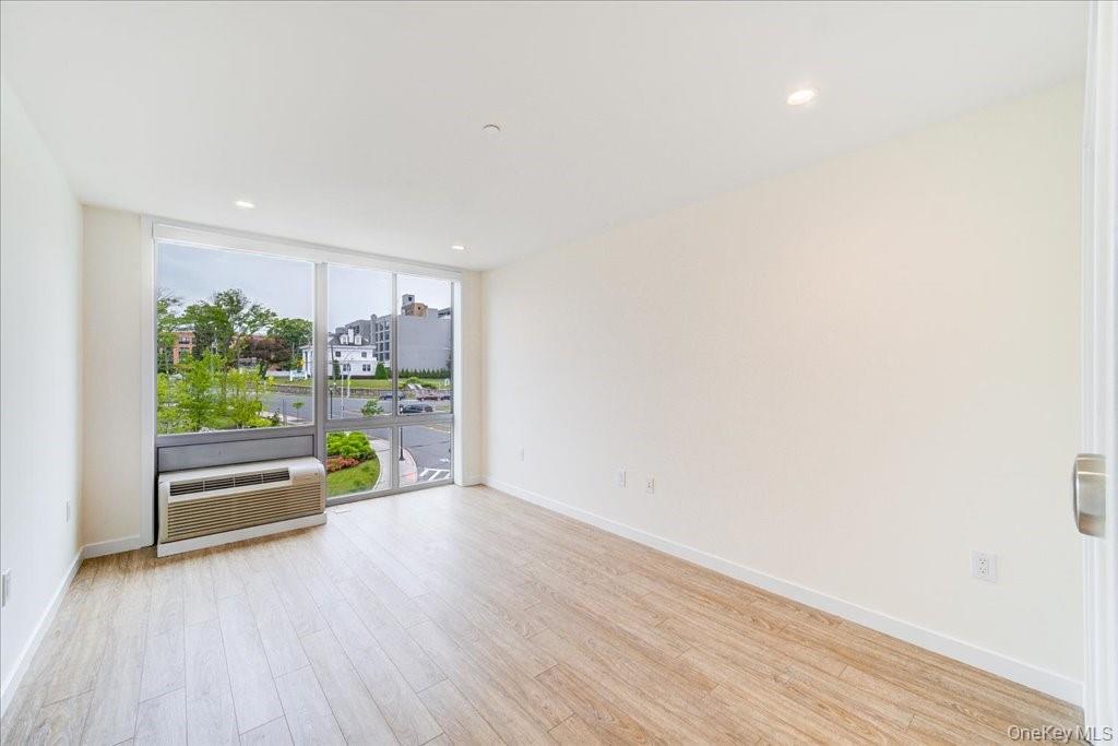 #5 photo, 10 Dekalb Avenue, White Plains , NY 10605