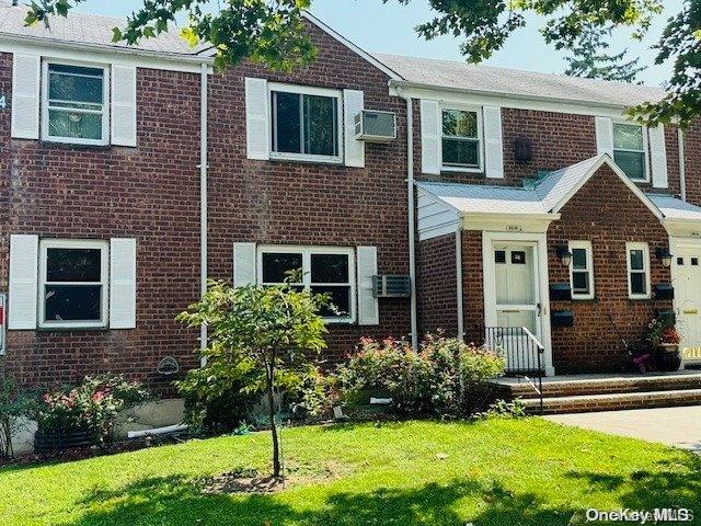 #1 photo, 260-66 73 Avenue, Glen Oaks , NY 11004