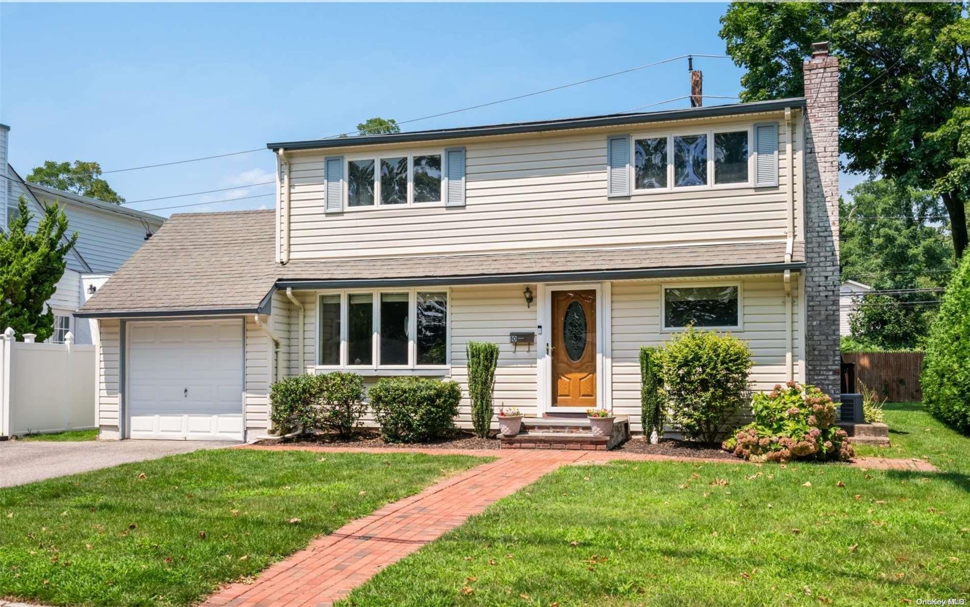#1 photo, 10 Leland Street, سوفولك East Northport , NY 11731