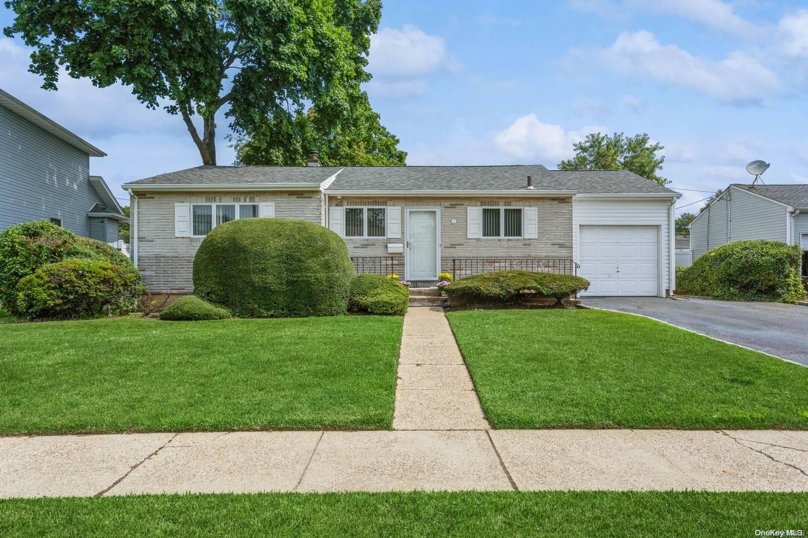 #1 photo, 12 Helen Avenue, Plainview , NY 11803