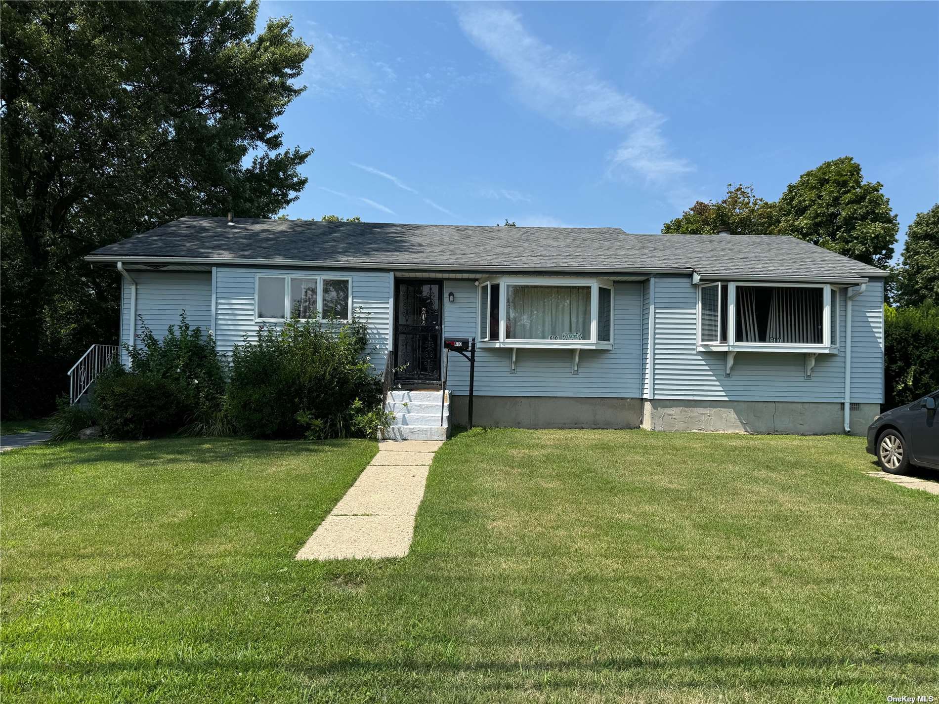 #1 photo, 610 Herzel Boulevard, سوفولك West Babylon , NY 11704