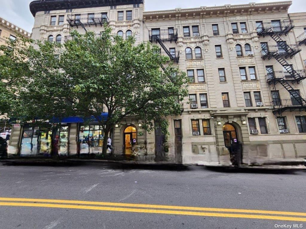 #15 photo, 33 Convent Avenue, New York (Manhattan) , NY 10027