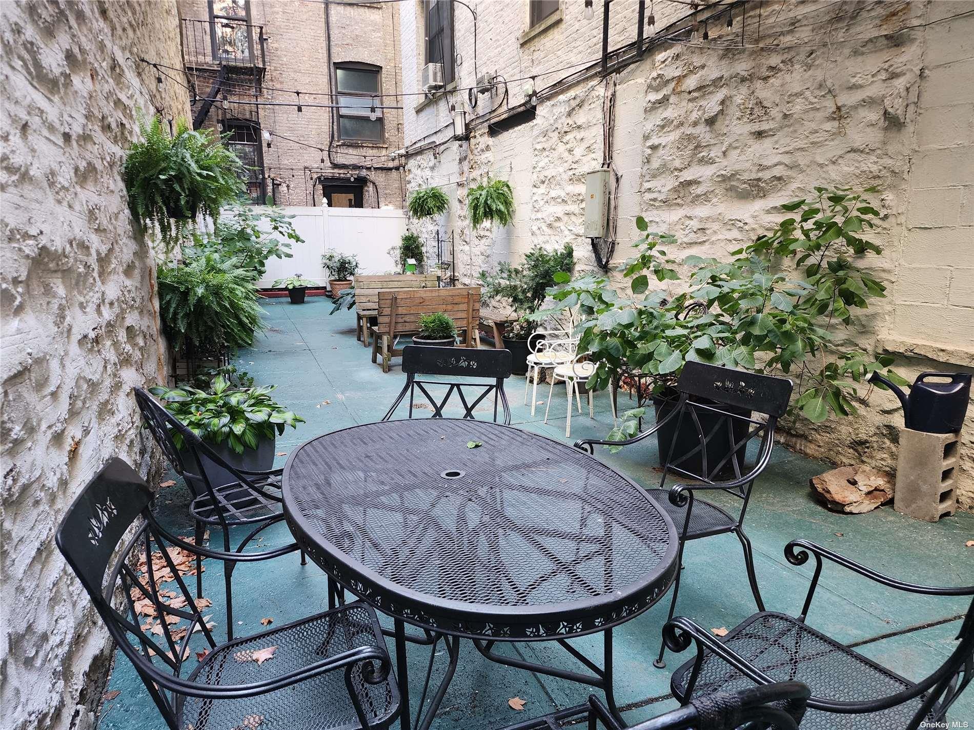 #19 photo, 33 Convent Avenue, New York (Manhattan) , NY 10027