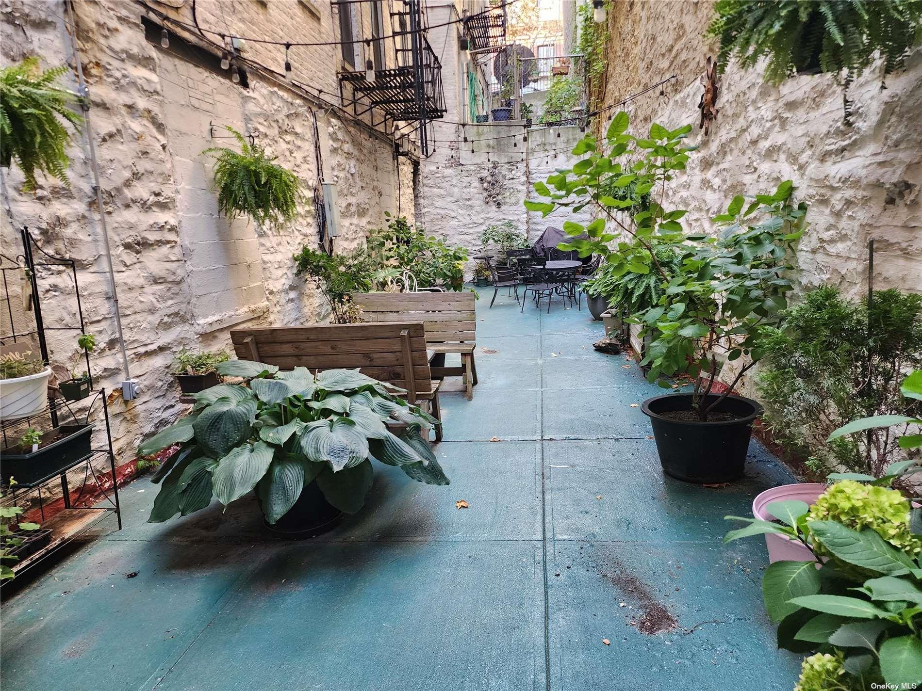 #20 photo, 33 Convent Avenue, New York (Manhattan) , NY 10027