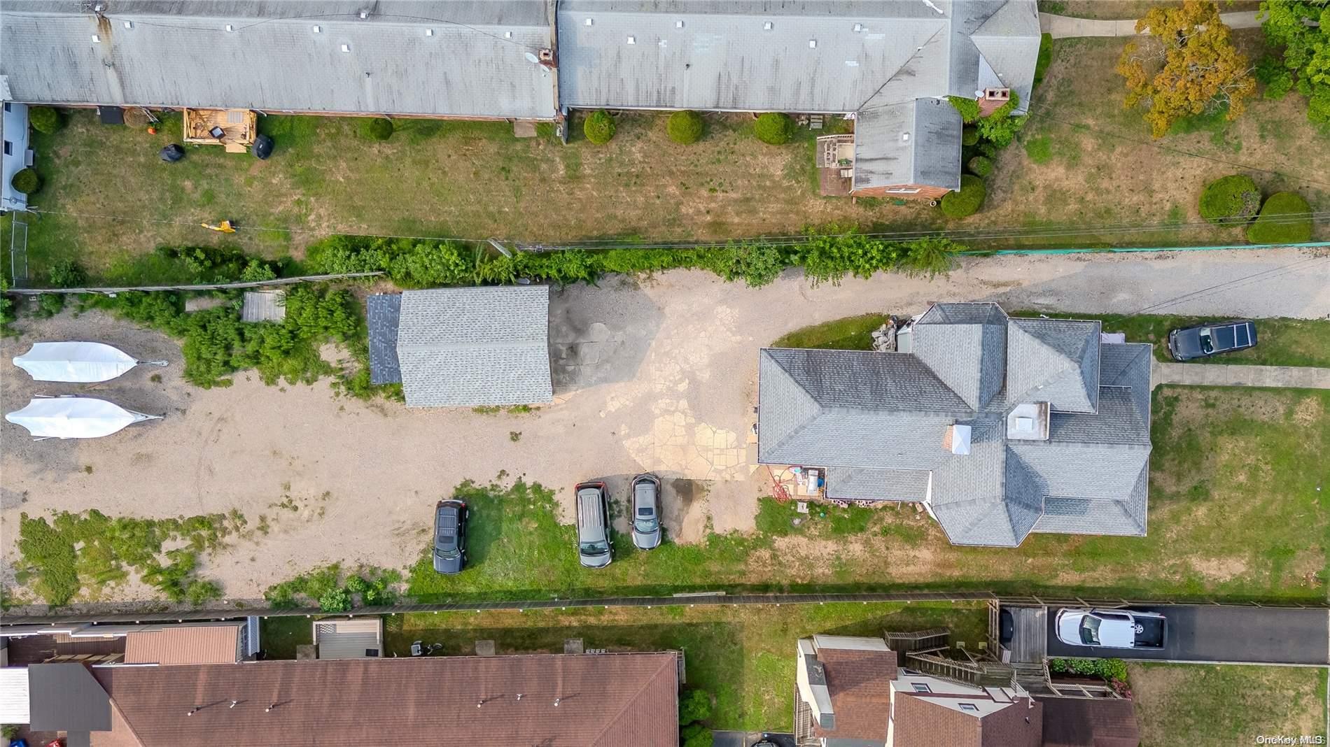 #4 photo, 38 Park Avenue, サフォーク郡 Amityville , NY 11701