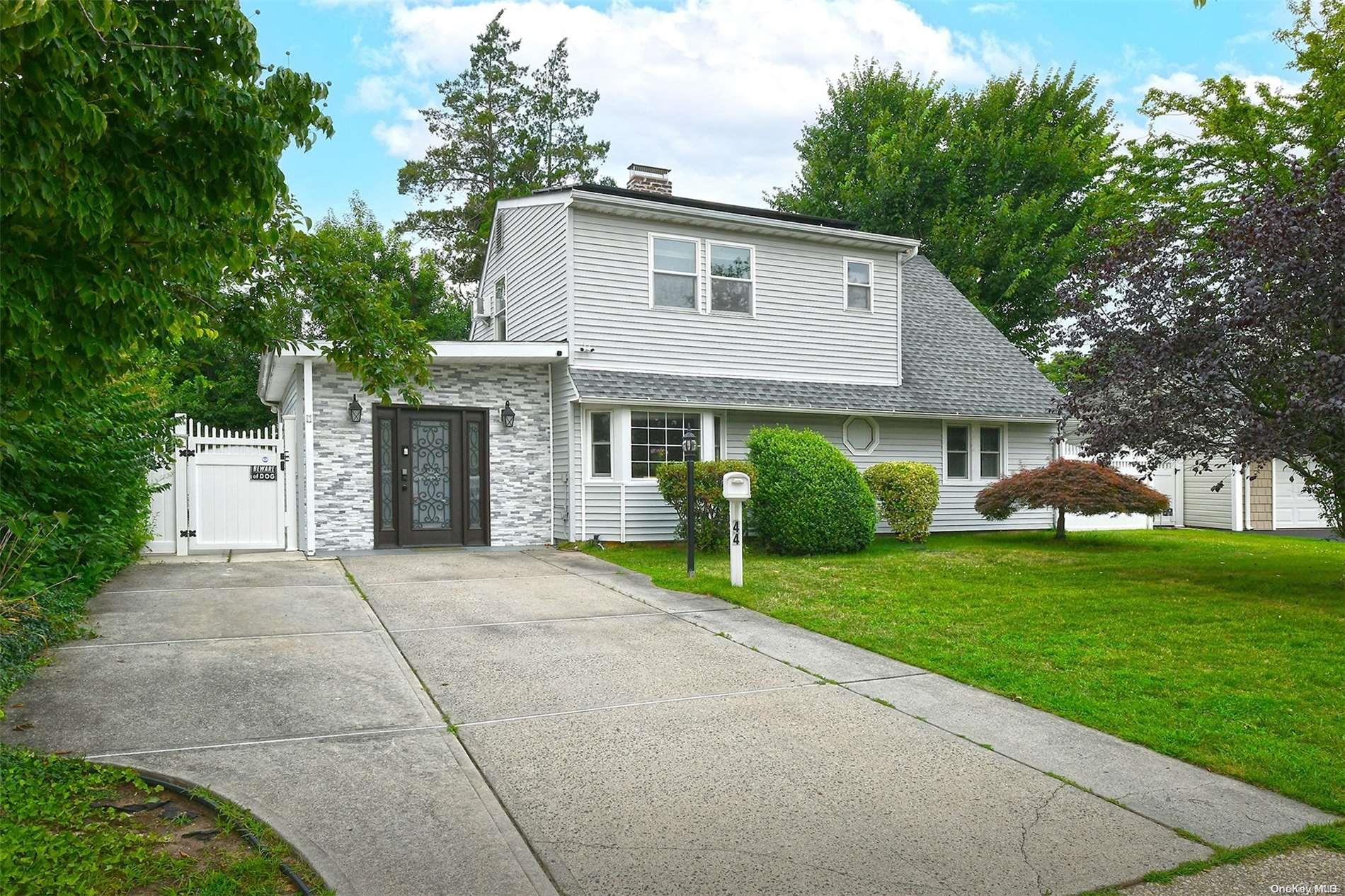 #1 photo, 44 Timber Lane, Levittown , NY 11756