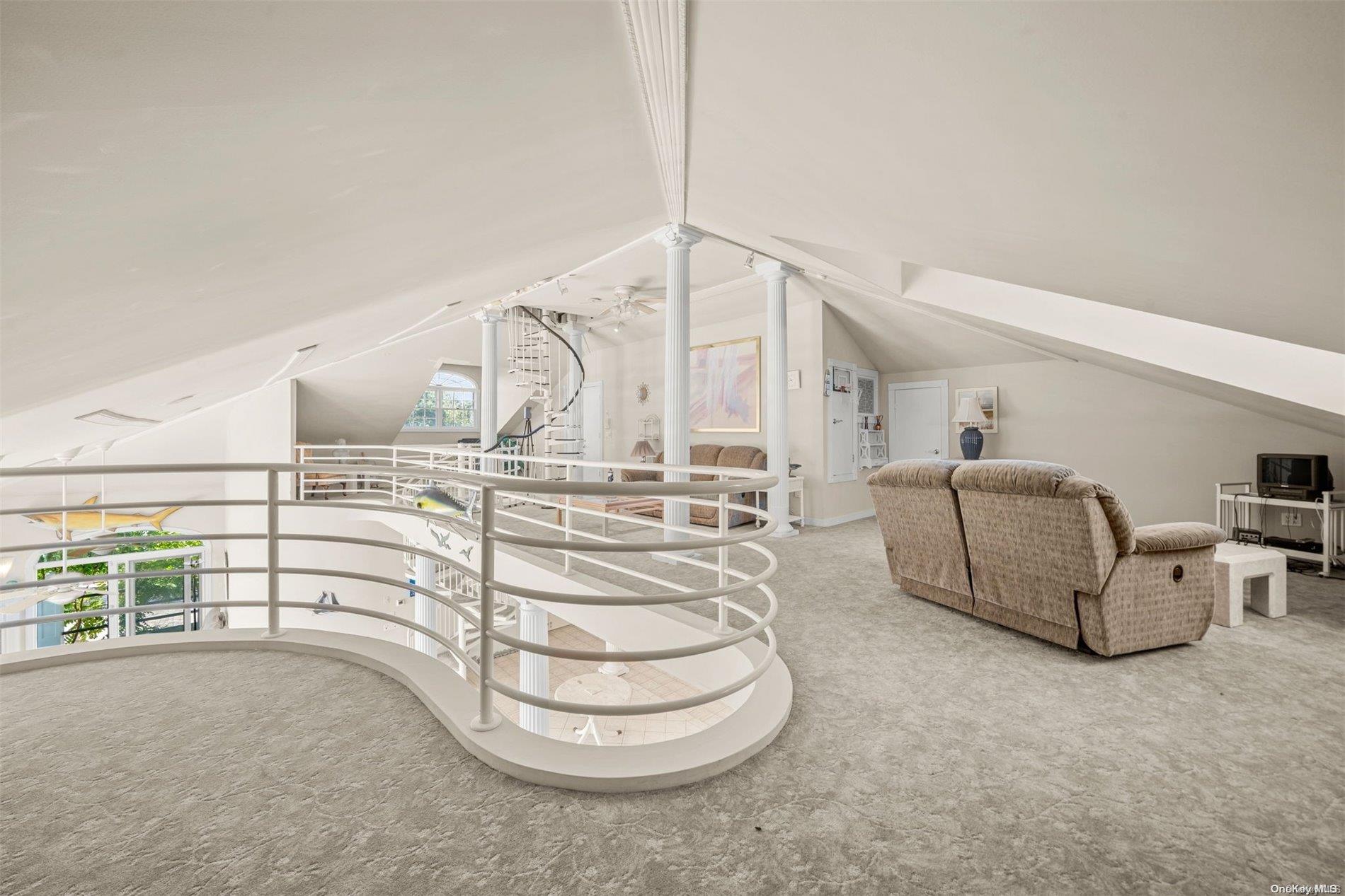 #16 photo, 48 S Old Neck Road, サフォーク郡 Center Moriches , NY 11934