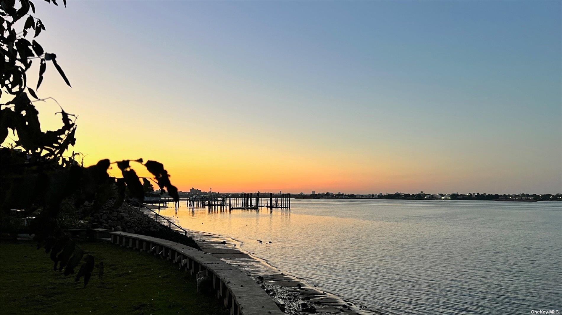 #8 photo, 150-123 Powells Cove Boulevard, Whitestone , NY 11357