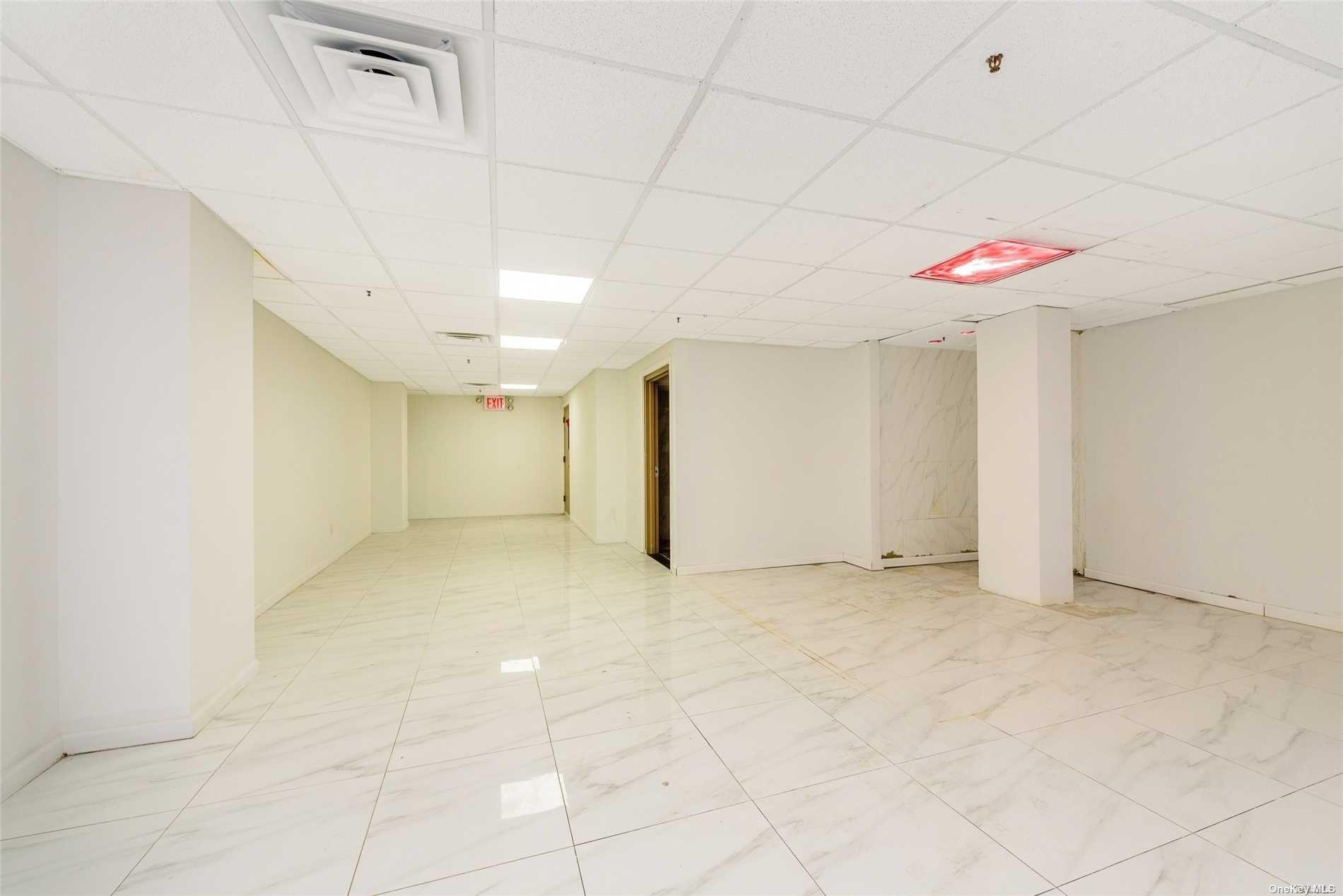 #10 photo, 41-42 College Point Boulevard, クイーンズ区 Flushing , NY 11355