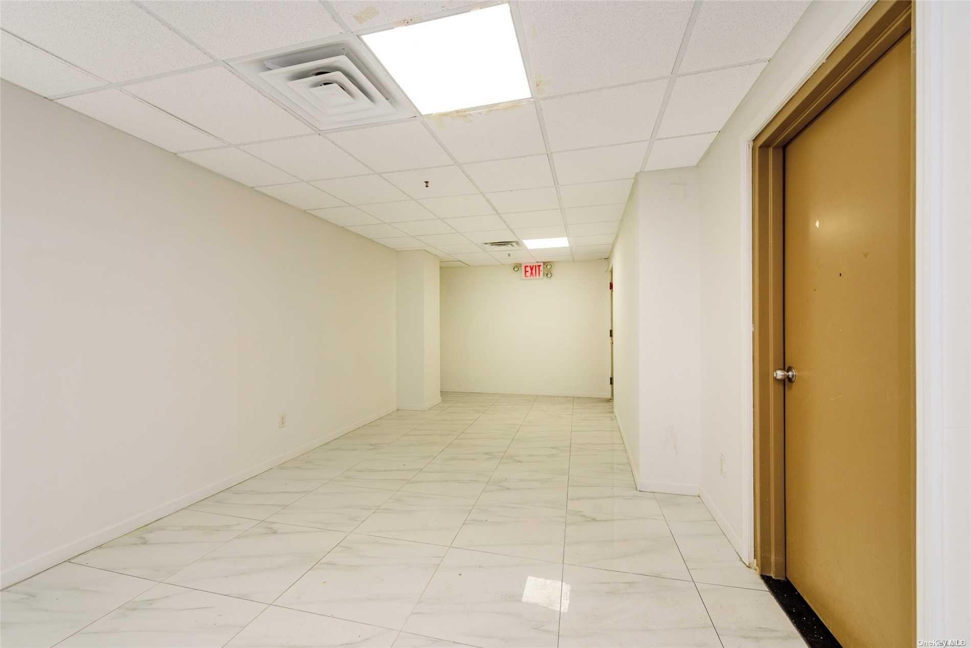 #11 photo, 41-42 College Point Boulevard, クイーンズ区 Flushing , NY 11355