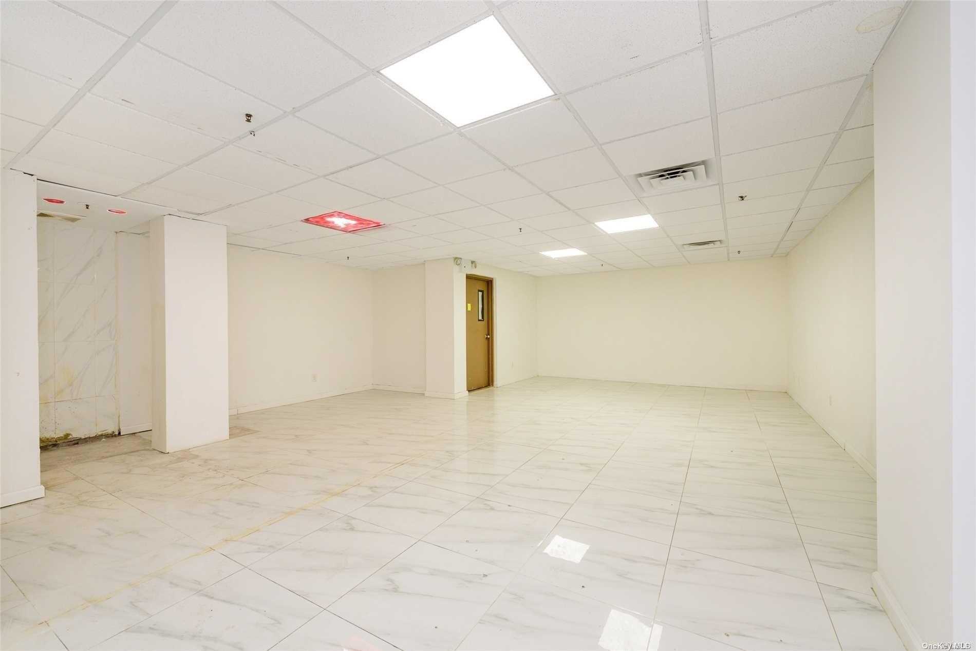 #12 photo, 41-42 College Point Boulevard, クイーンズ区 Flushing , NY 11355