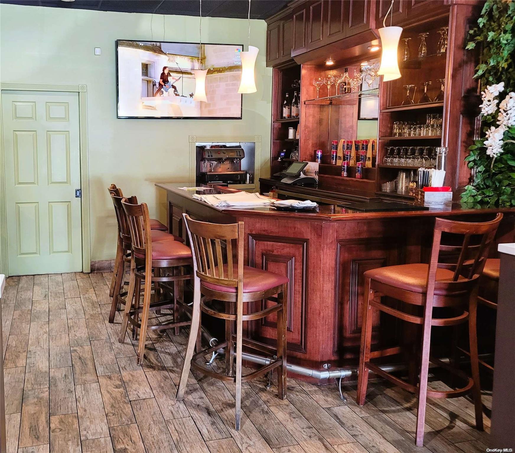 #8 photo, 721 Franklin Avenue, ナッソー郡 Franklin Square , NY 11010