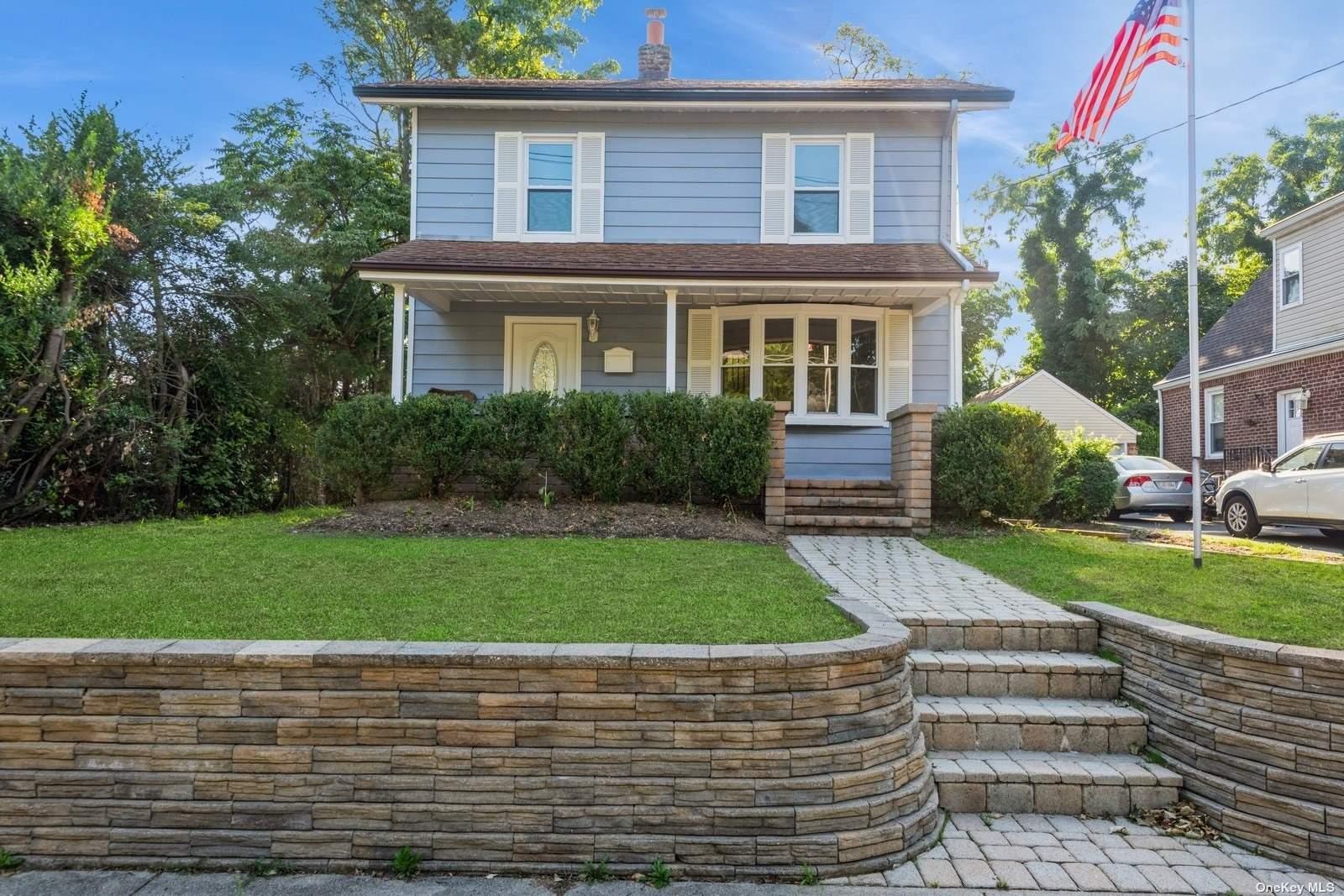 #1 photo, 34 Saint Marks Place, 롱 아일랜드 Roslyn Heights , NY 11577