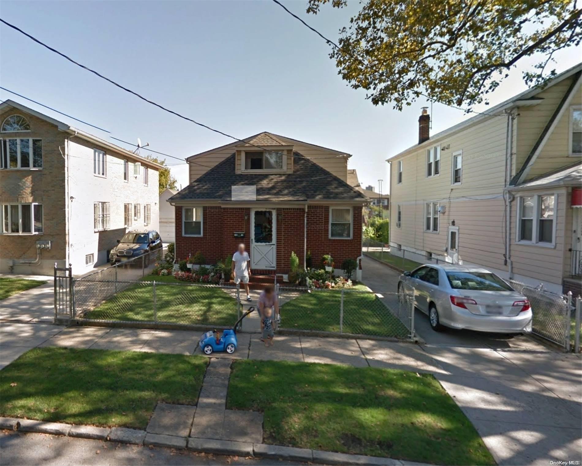 #1 photo, 140-18 Oak Avenue, Flushing , NY 11355