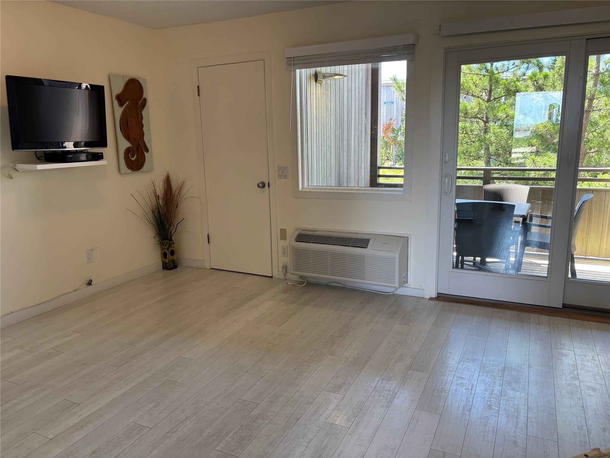 #10 photo, 2004 Montauk Highway, サフォーク郡 Amagansett , NY 11930