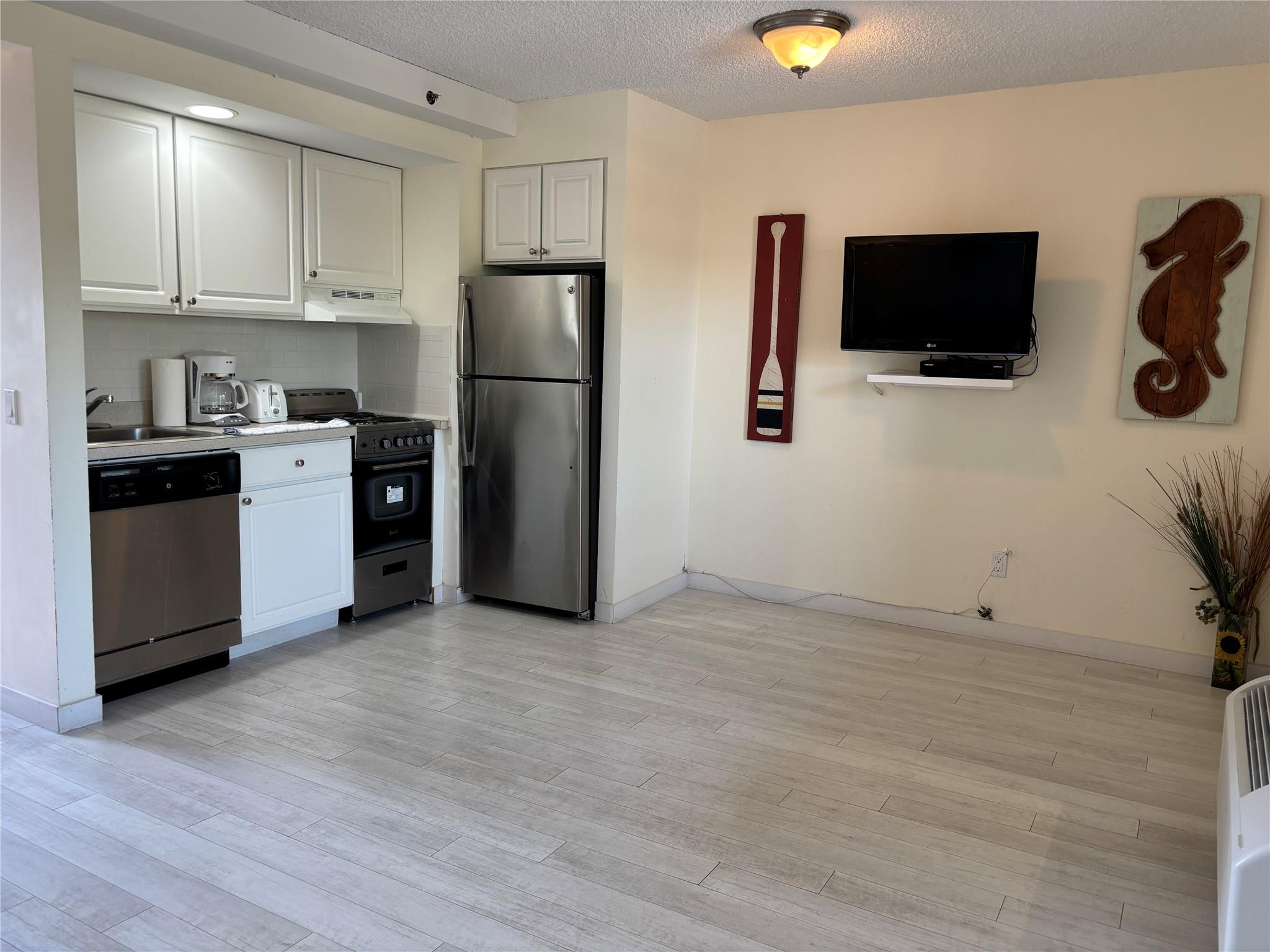 #11 photo, 2004 Montauk Highway, サフォーク郡 Amagansett , NY 11930