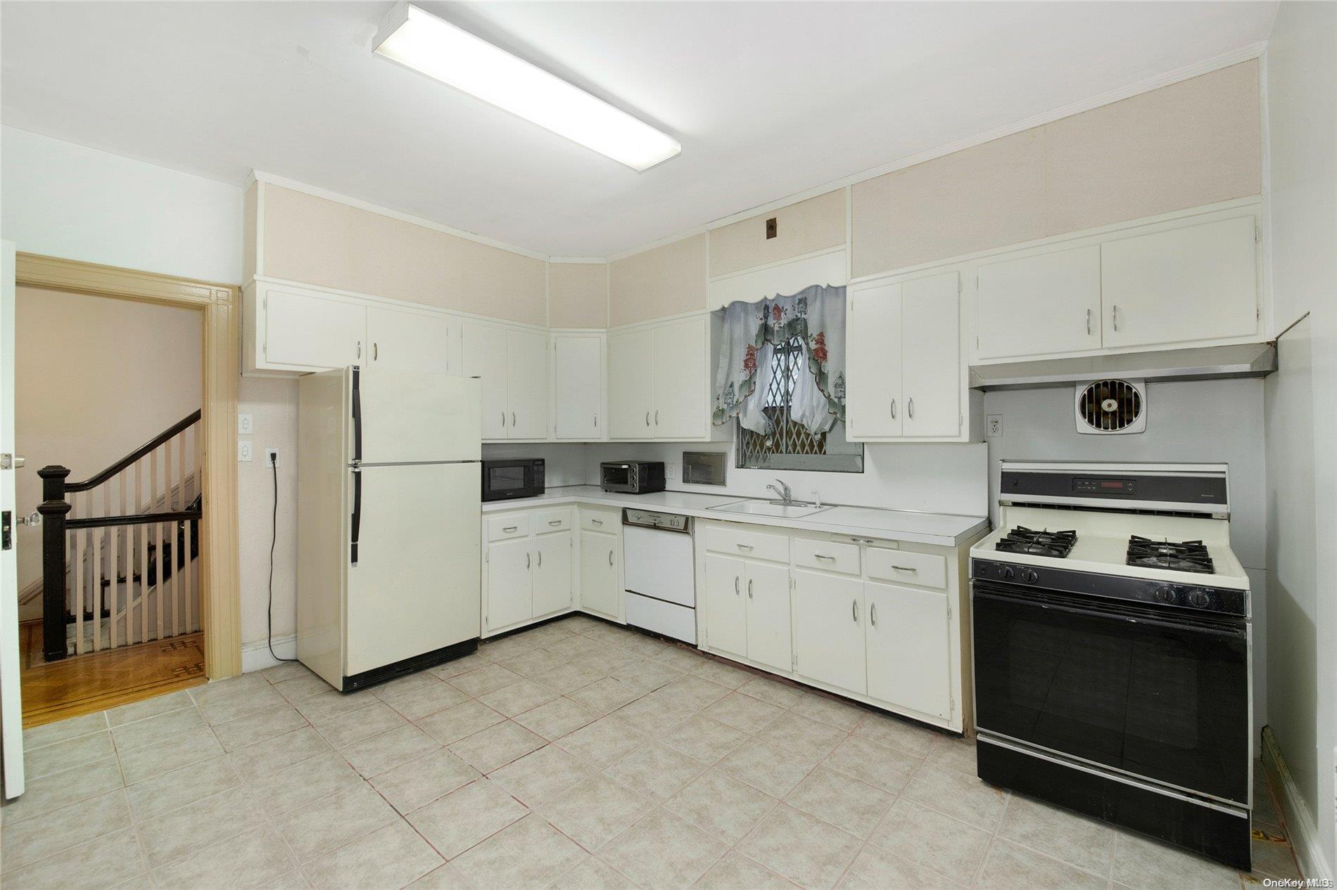 #12 photo, 622 Ocean Avenue, Brooklyn , NY 11226