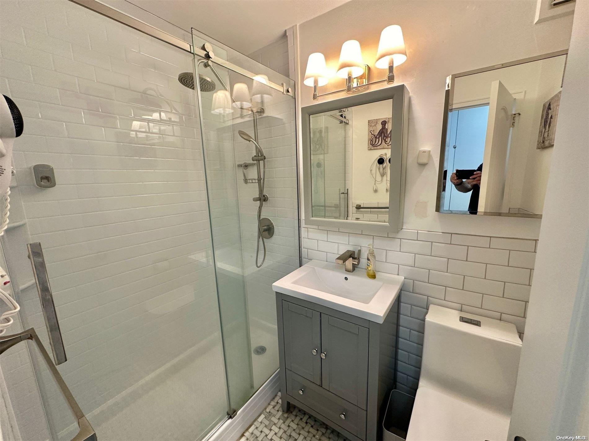 #9 photo, 61-20 Grand Central Parkway, クイーンズ区 Forest Hills , NY 11375