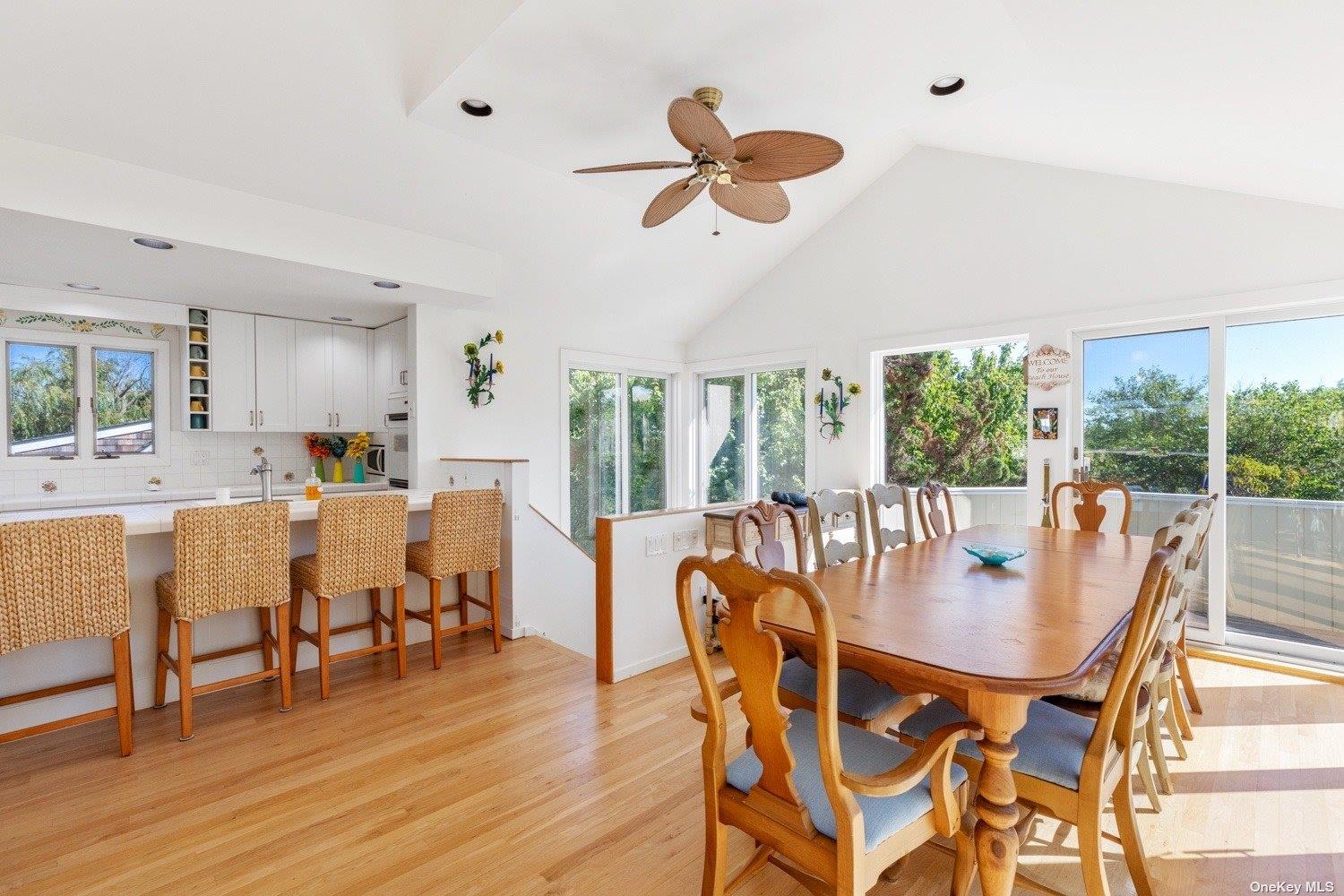 #16 photo, 216 Broadway, サフォーク郡 Saltaire , NY 11706