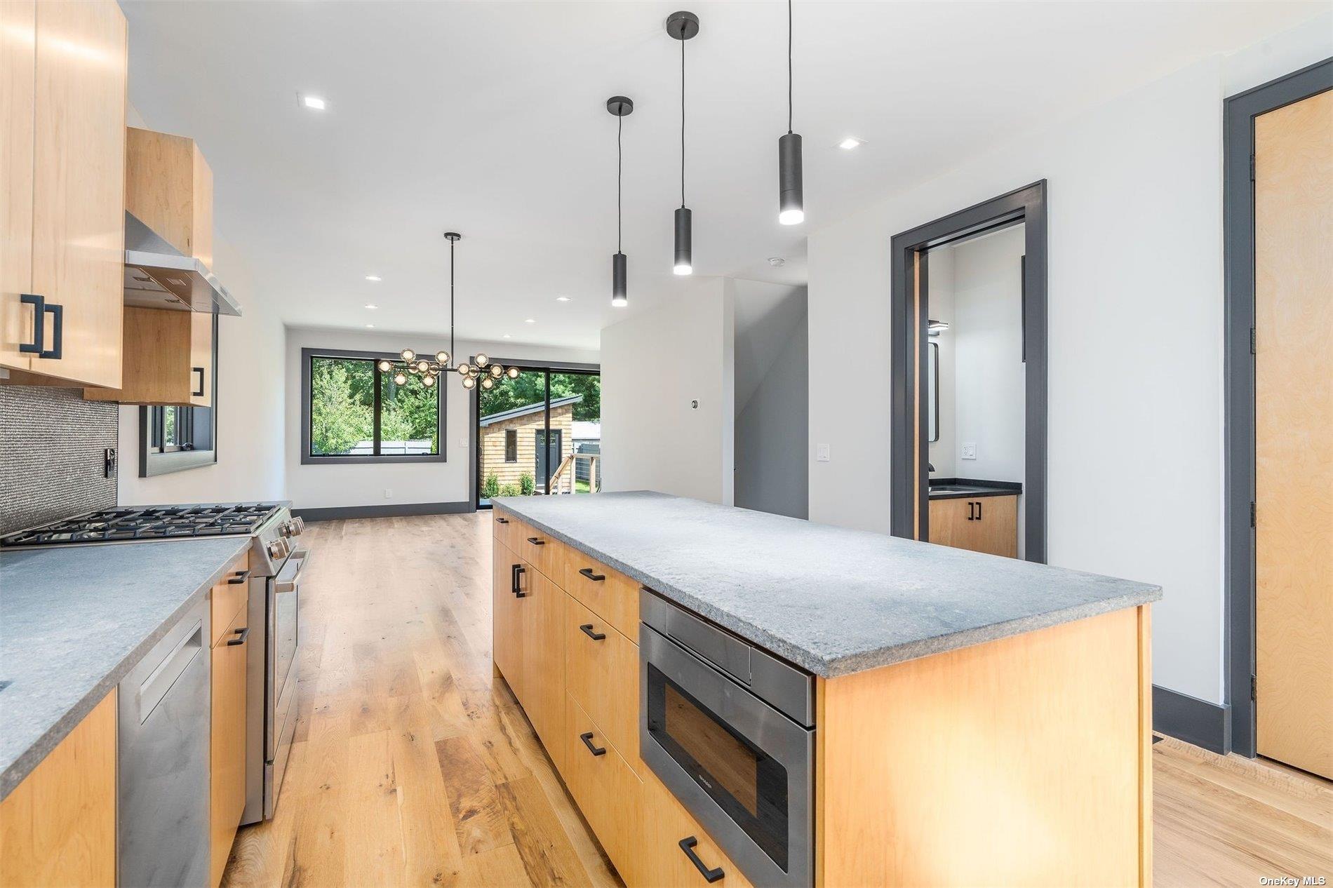 #7 photo, 216 North Street, サフォーク郡 Greenport , NY 11944