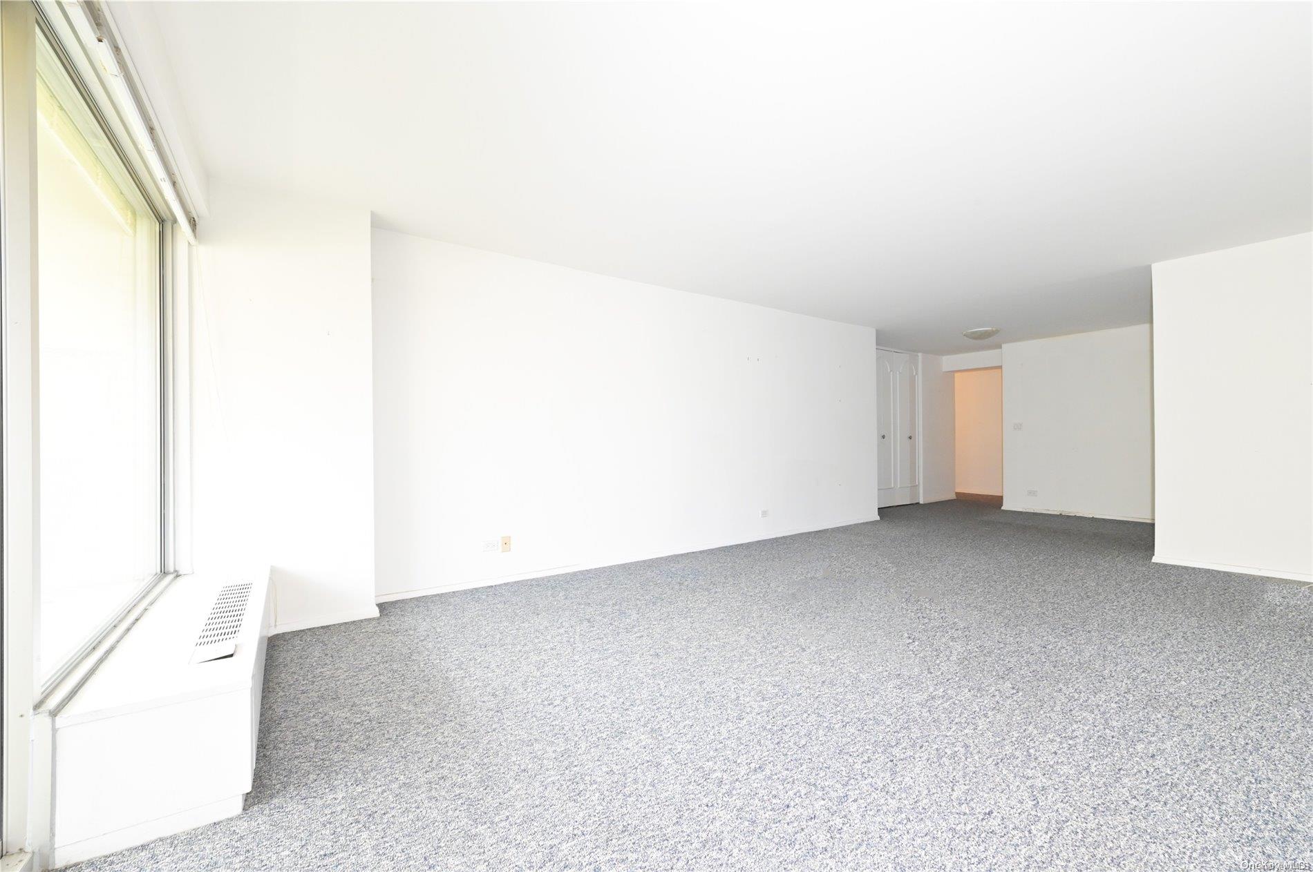 #14 photo, 110-11 Queens Blvd., クイーンズ区 Forest Hills , NY 11375