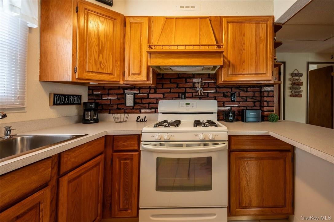 #15 photo, 200 Ingraham Lane, New Hyde Park , NY 11040