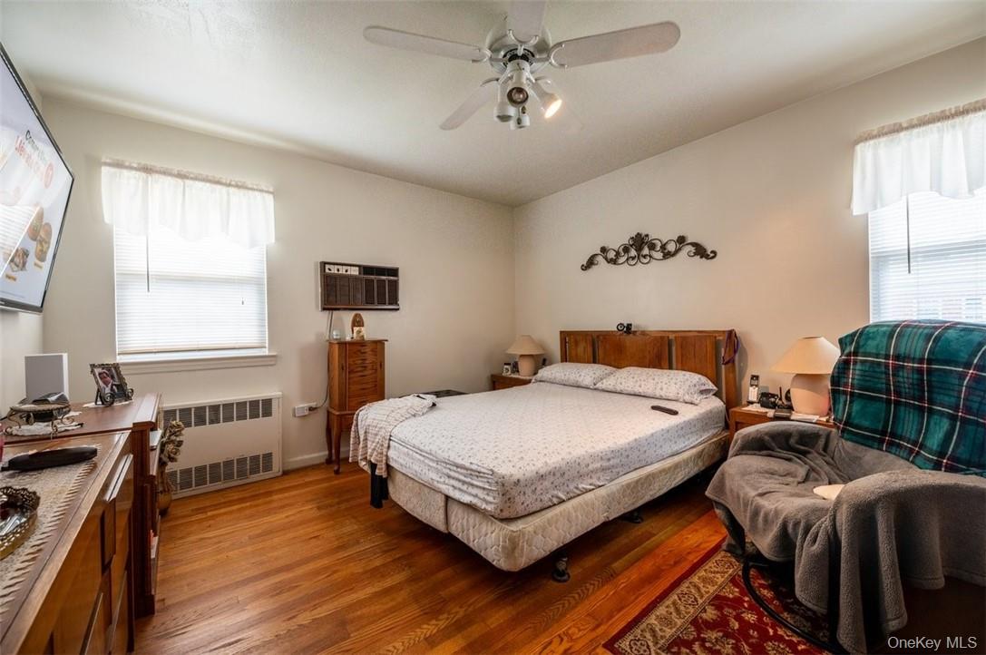 #16 photo, 200 Ingraham Lane, New Hyde Park , NY 11040