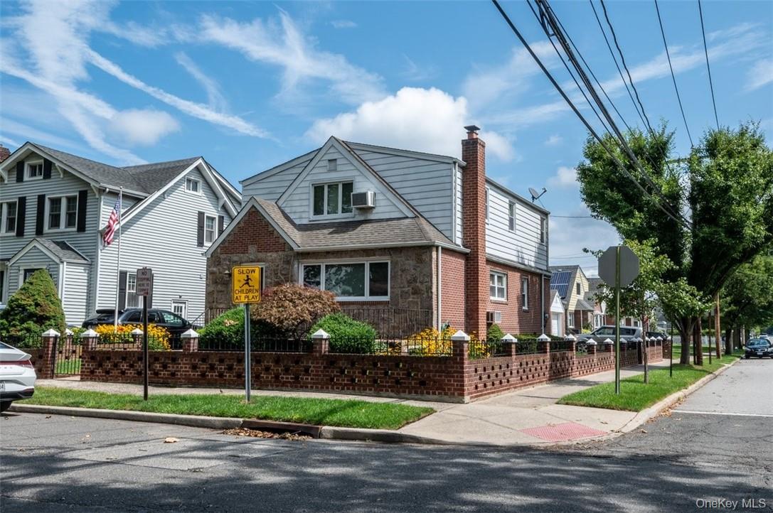 #2 photo, 200 Ingraham Lane, New Hyde Park , NY 11040