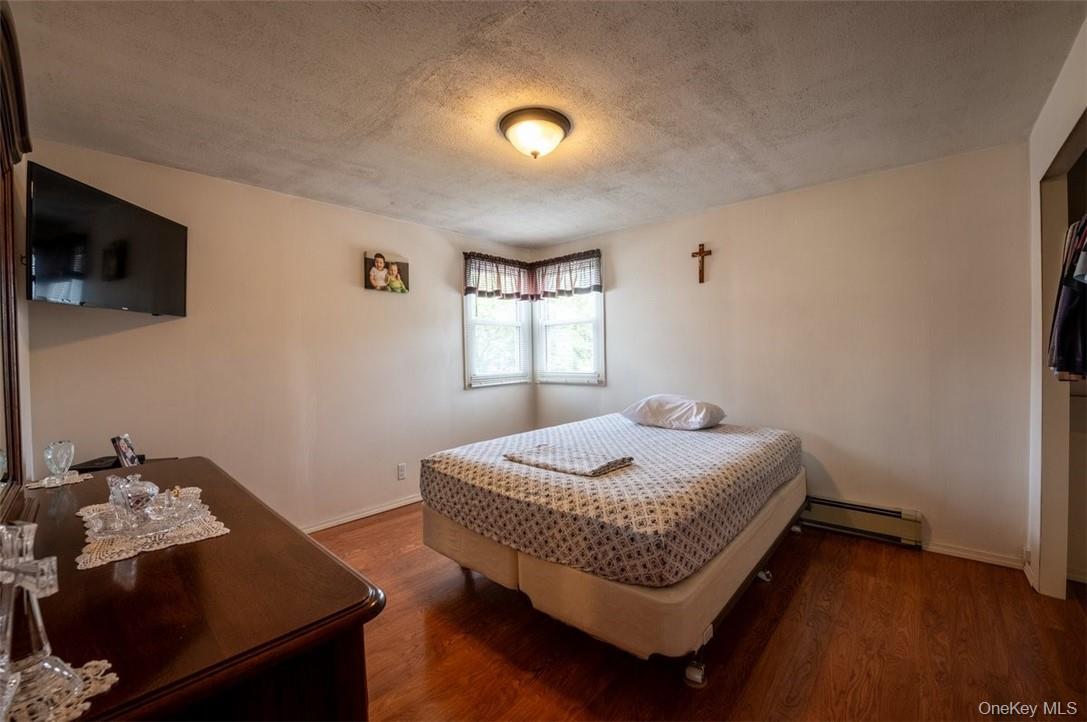 #20 photo, 200 Ingraham Lane, New Hyde Park , NY 11040