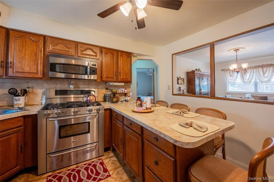 #9 photo, 200 Ingraham Lane, New Hyde Park , NY 11040