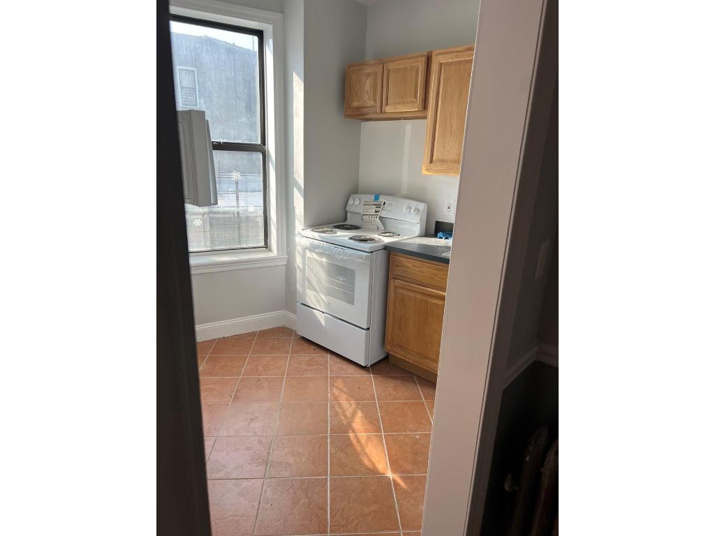 #2 photo, 2408 CAMBRELENG Avenue, ブロンクス区 Belmont , NY 10458