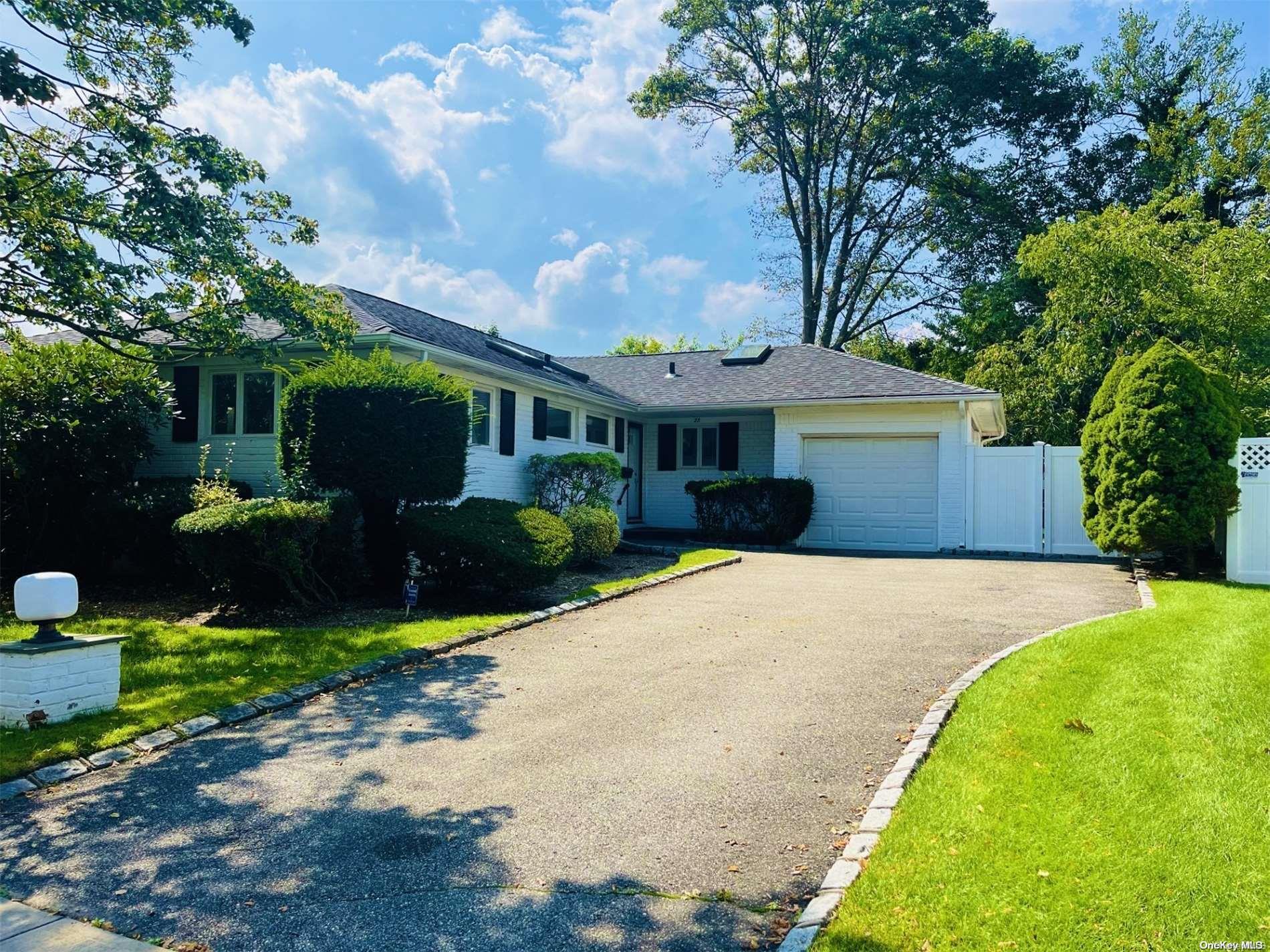 #1 photo, 28 Kenneth Street, ناسو Plainview , NY 11803